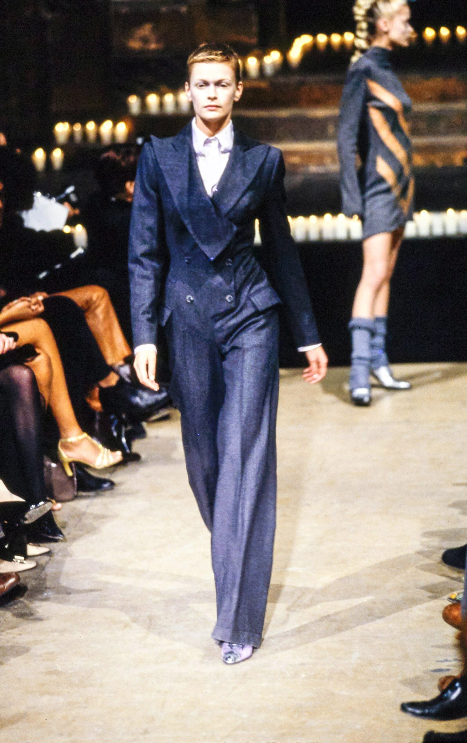 gray wool long-sleeve collared tailored pencil suit