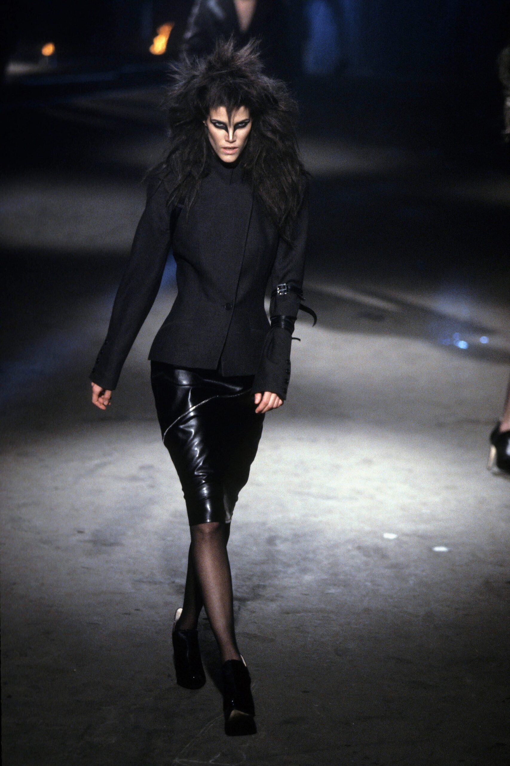 black leather fitted pencil skirt