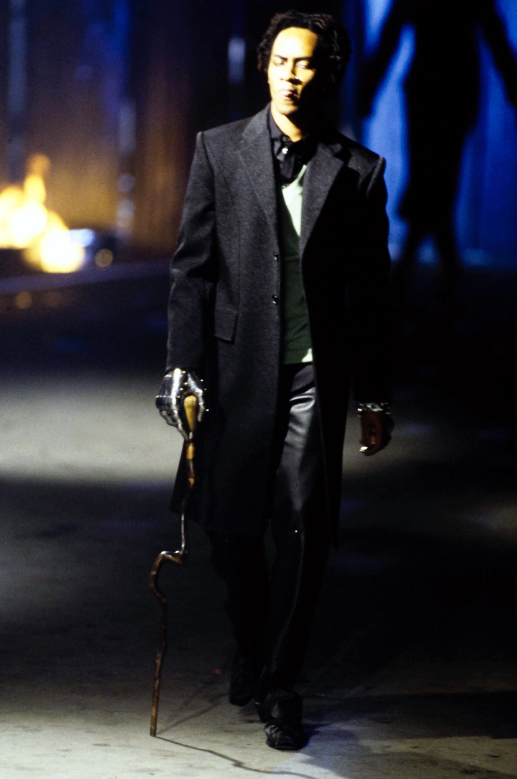 black wool long-sleeve collared tailored buttoned coat