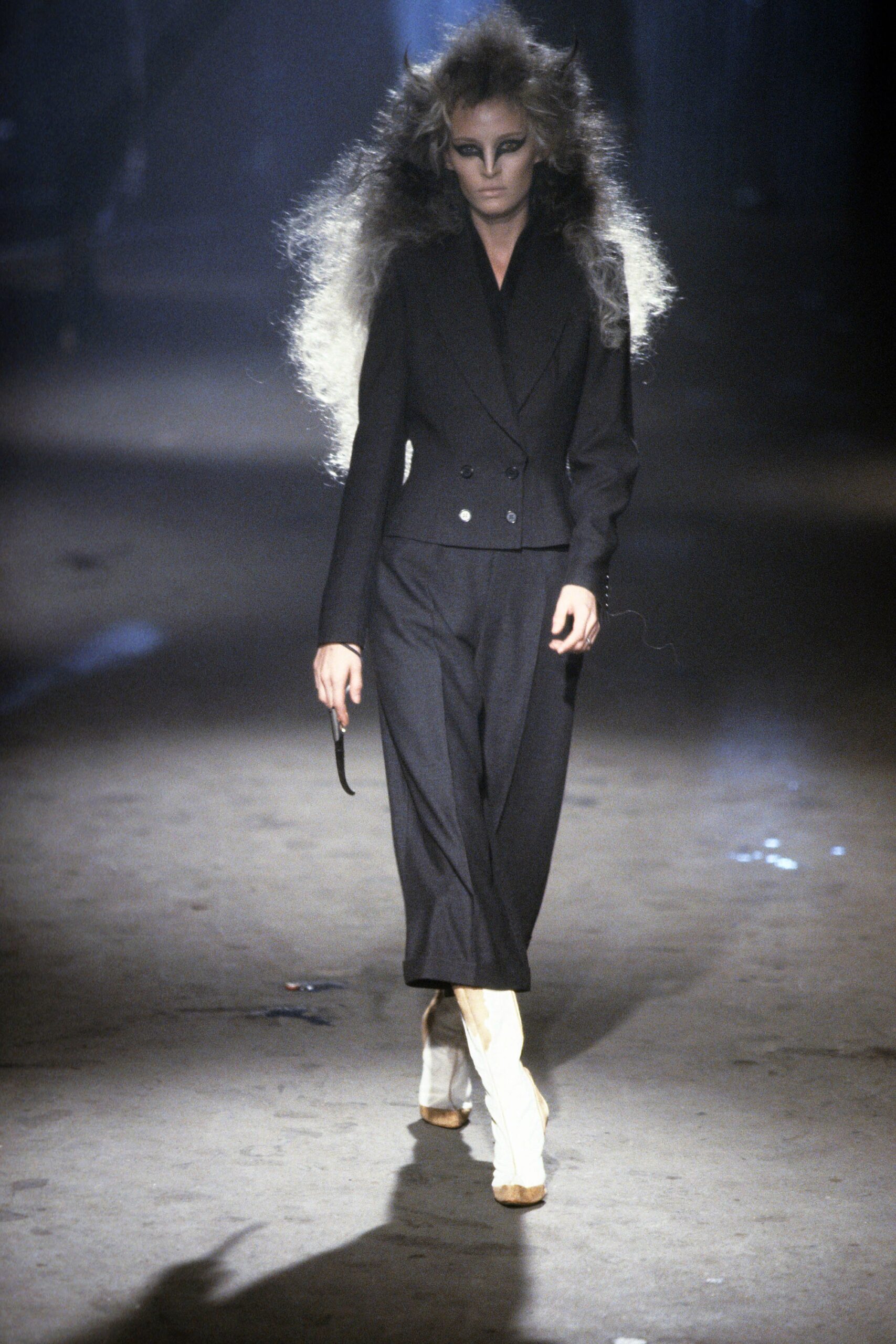 black wool long-sleeve collared tailored suit