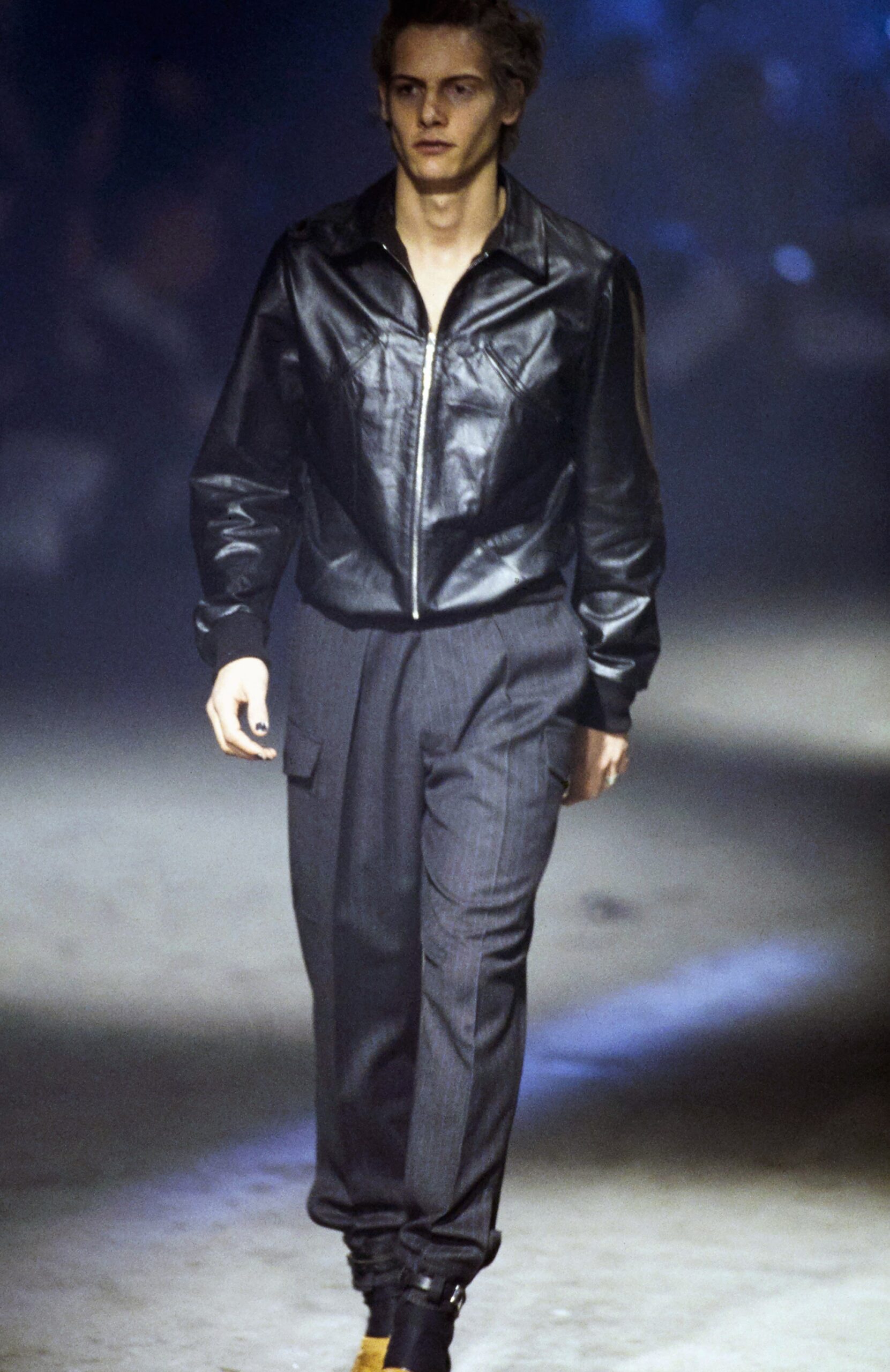 black leather long-sleeve collared fitted zippered jacket