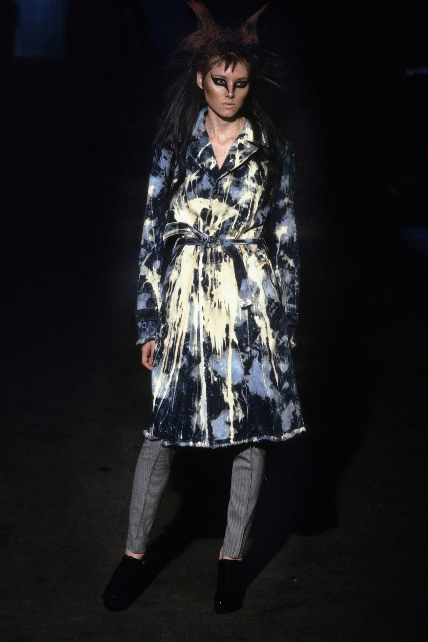 blue cotton long-sleeve collared relaxed belted draped coat