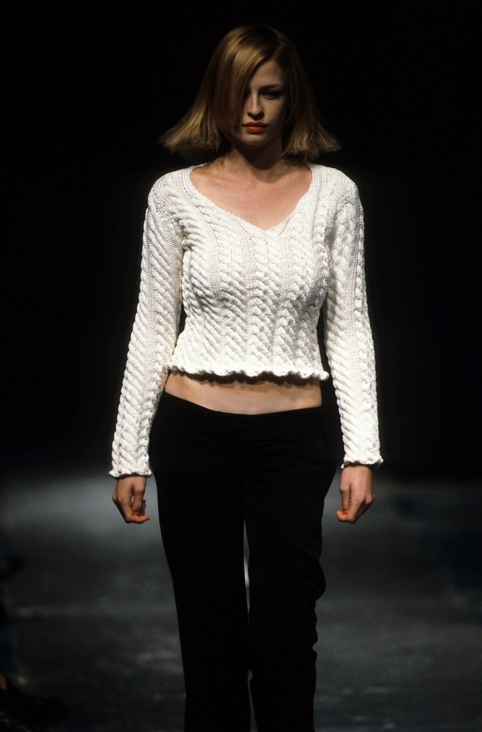 white cotton long-sleeve v-neck fitted ribbed cropped top