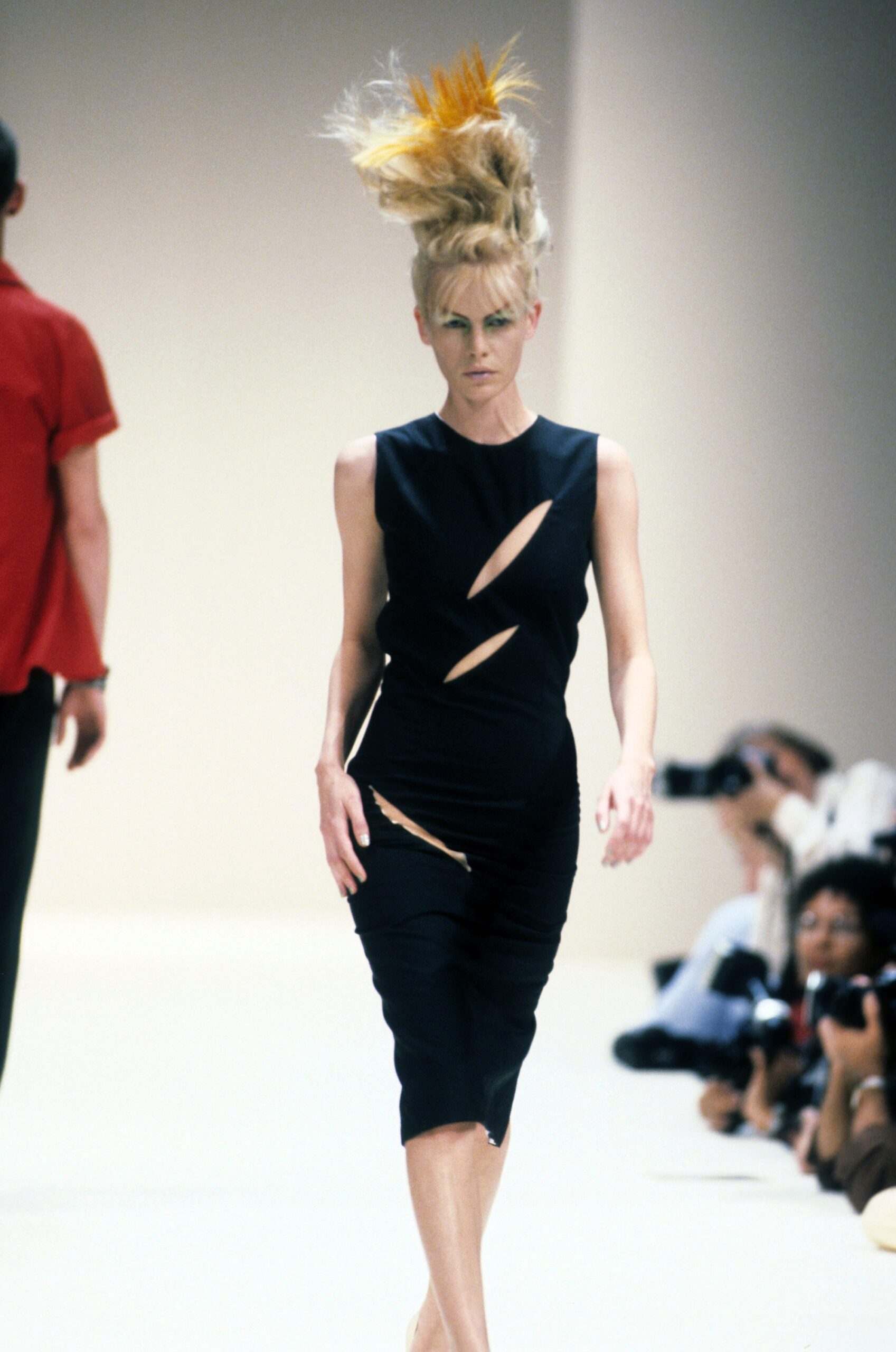 black fitted sleeveless dress