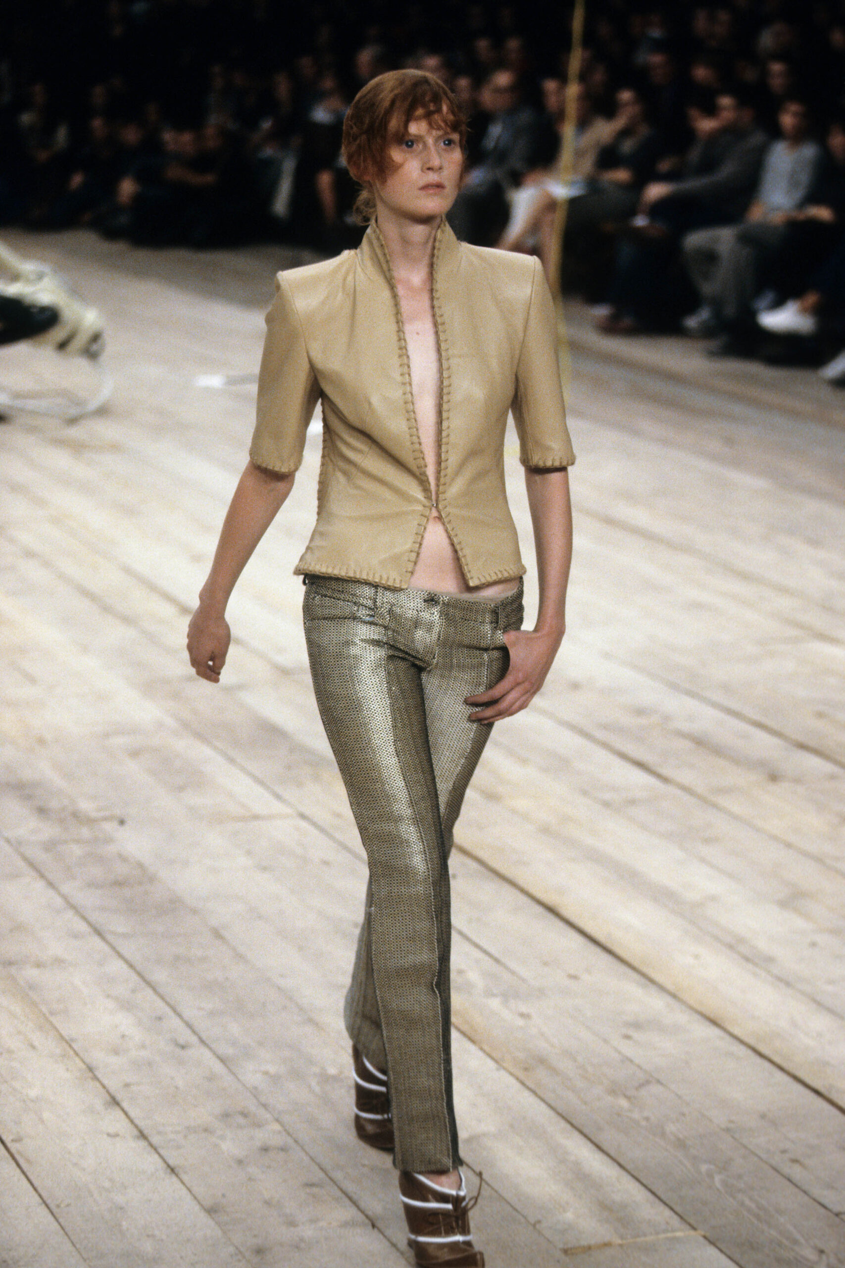 beige leather short-sleeve v-neck fitted buttoned jacket