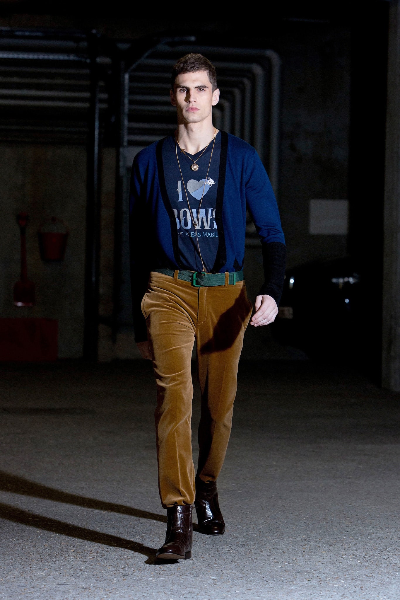 blue cardigan with black t-shirt