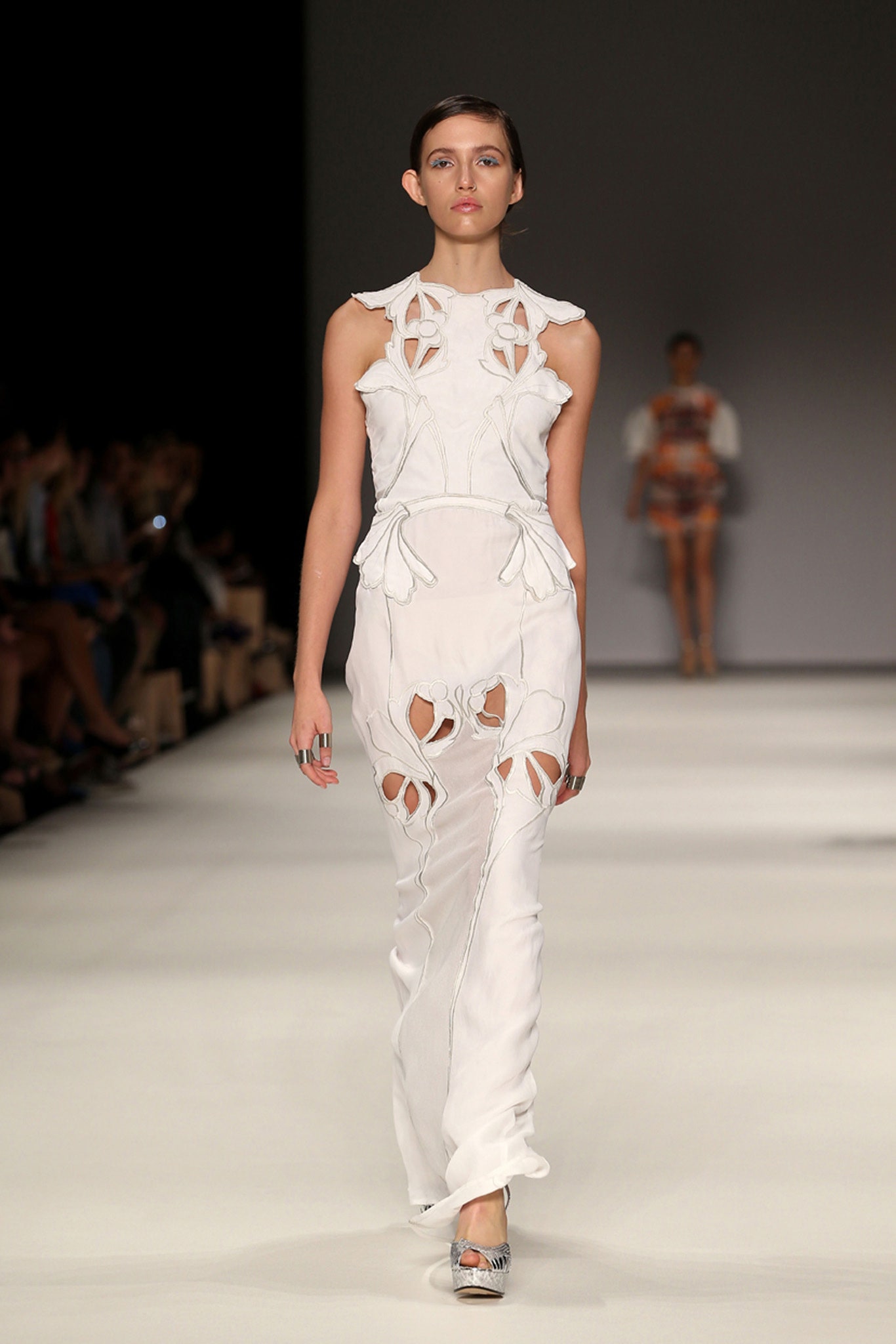 white fitted sleeveless dress