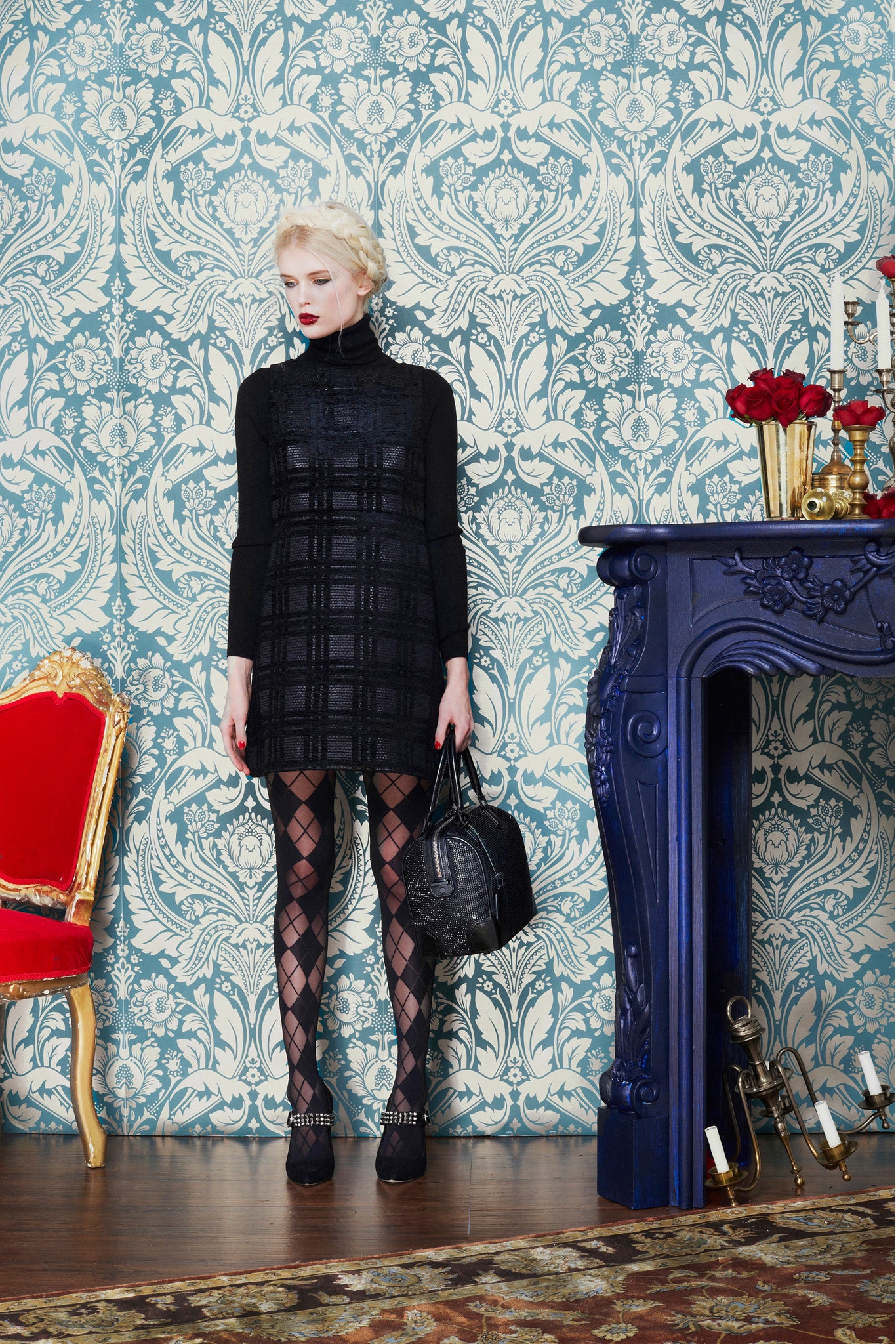 black fitted dress with tights