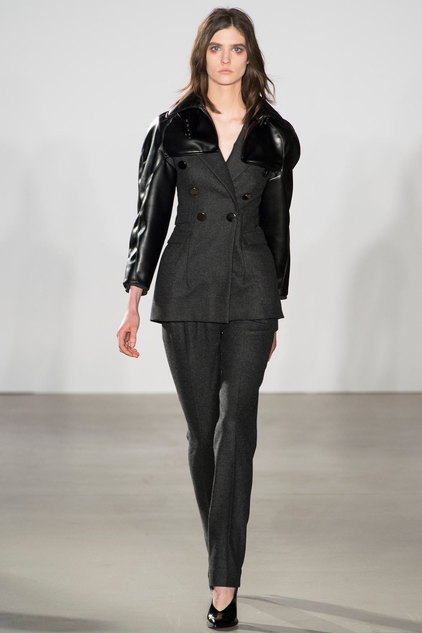 black wool long-sleeve collared tailored structured blazer