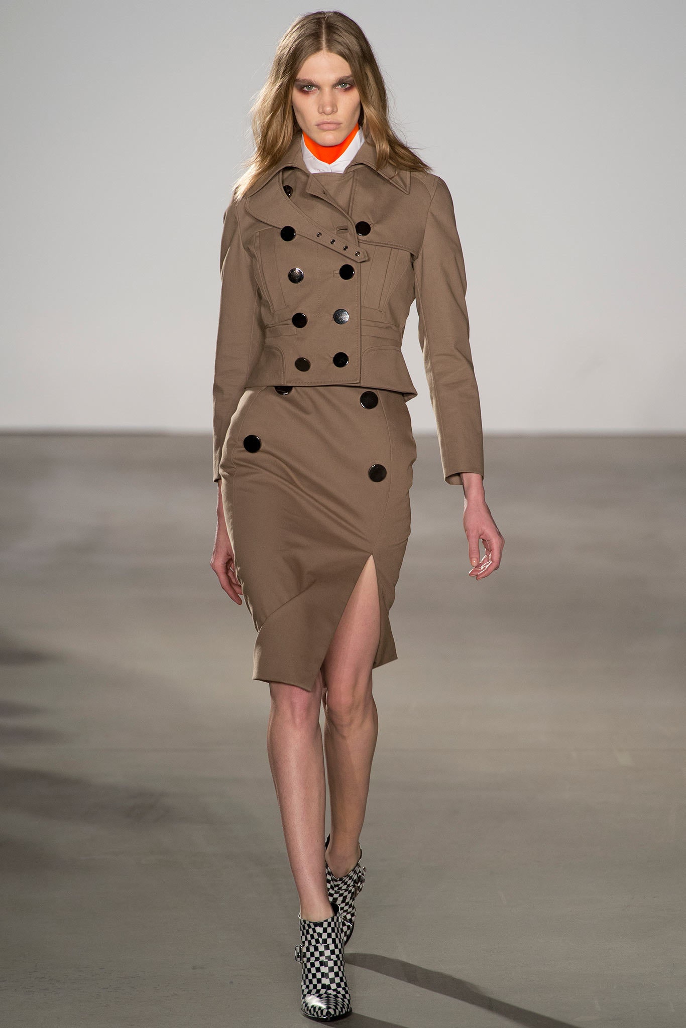 beige cotton long-sleeve collared fitted structured buttoned jacket