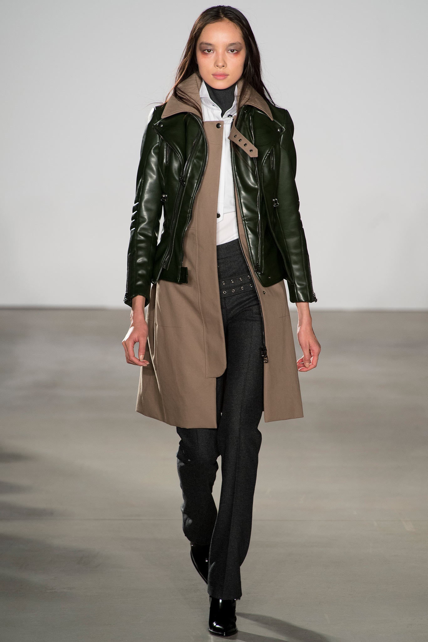 beige cotton long-sleeve collared structured buttoned coat
