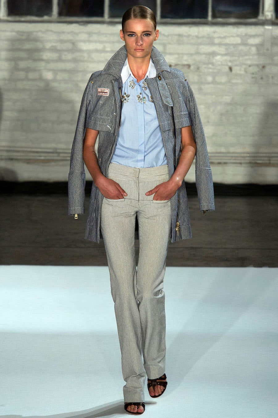 gray cotton long-sleeve collared structured buttoned jacket