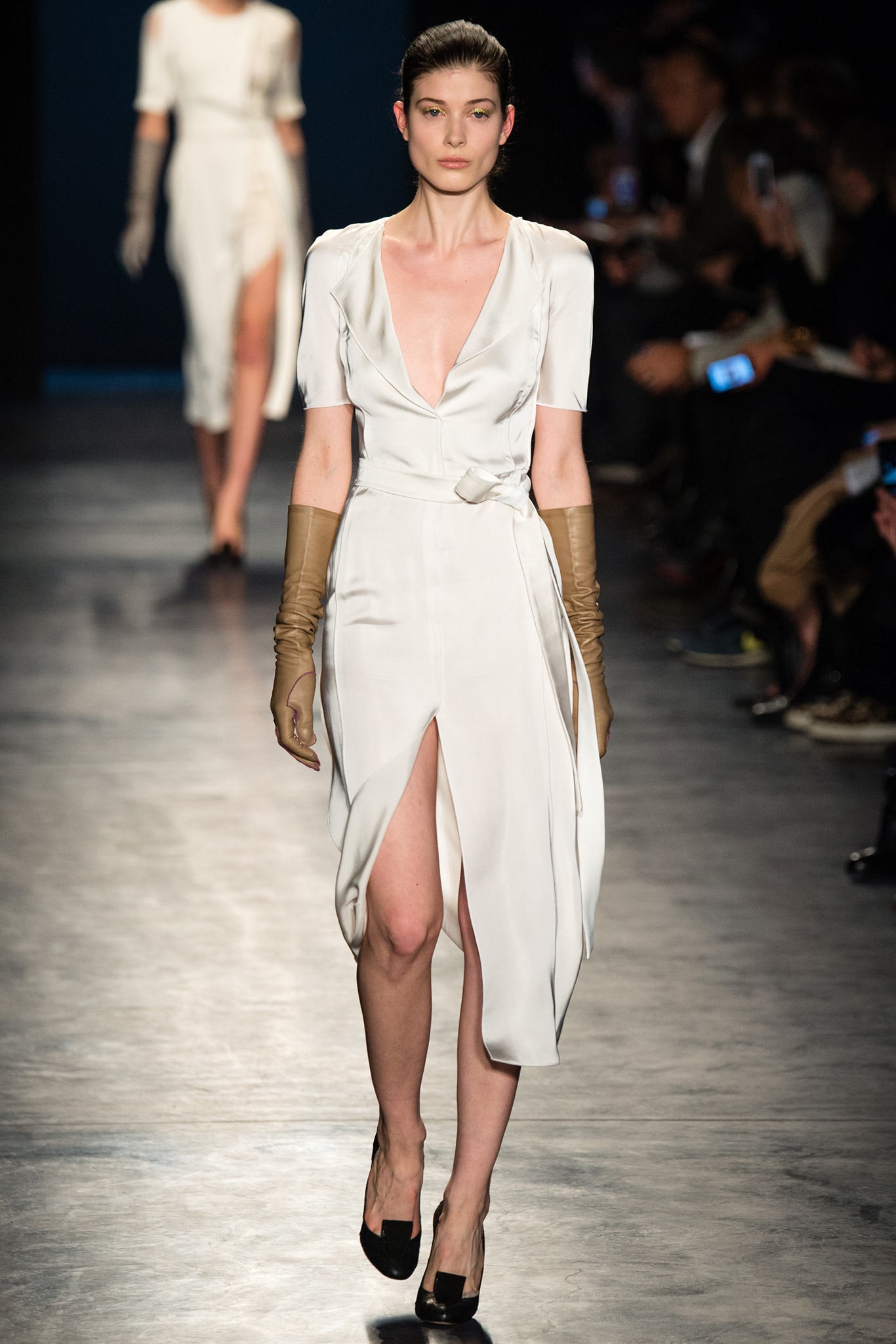 beige fitted gloves