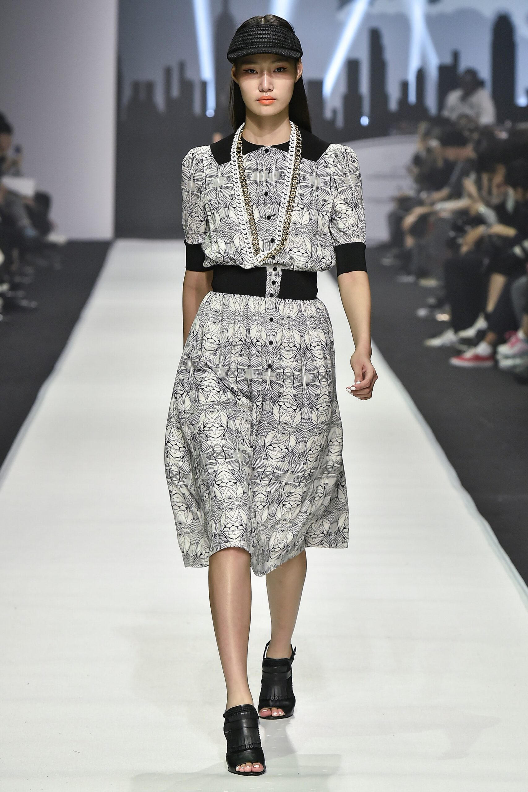black cotton short-sleeve collared fitted printed belted dress