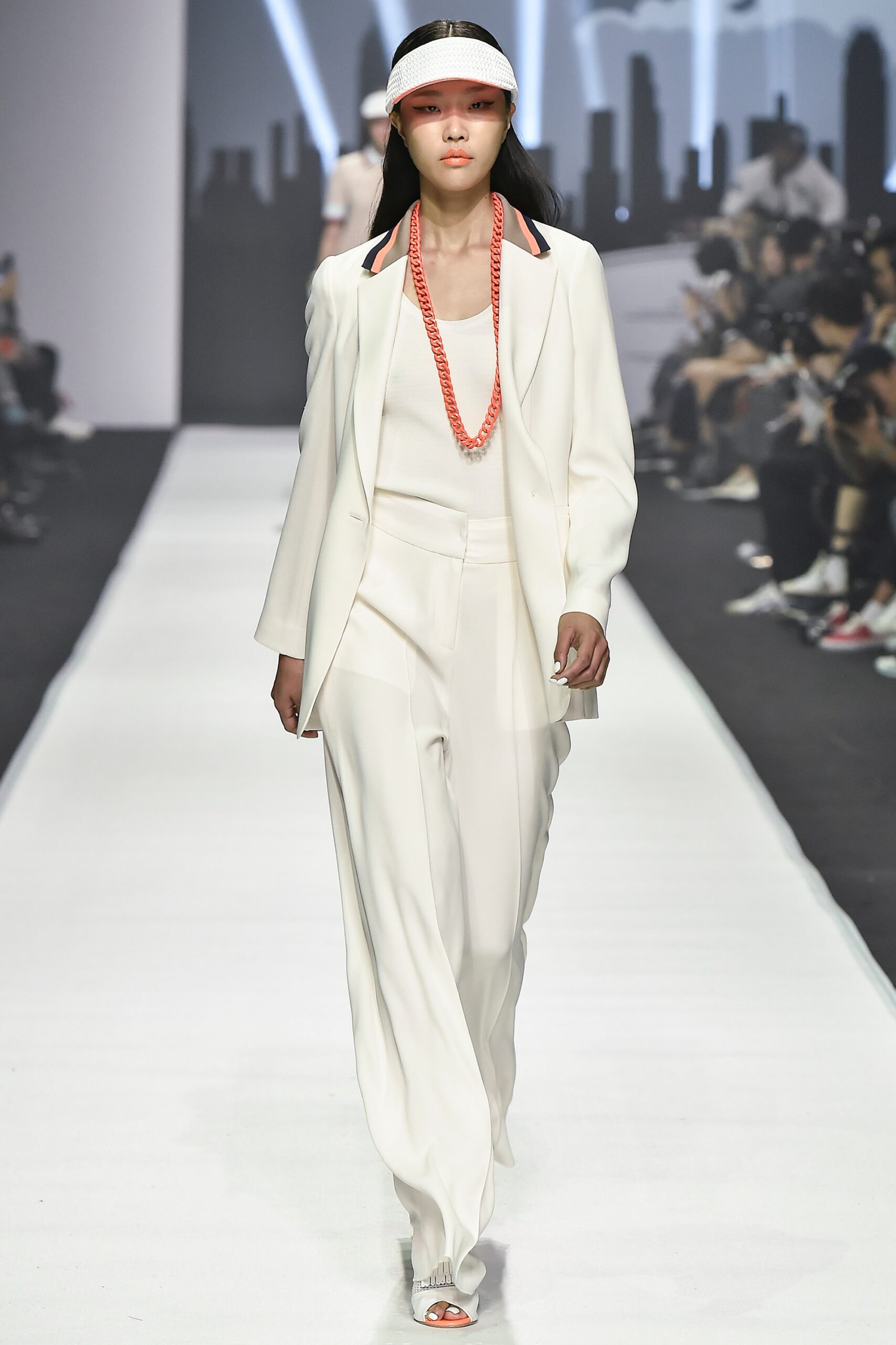 white long-sleeve collared fitted straight-leg suit