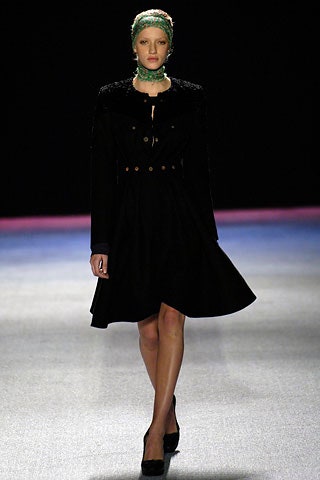 black fitted long-sleeve dress
