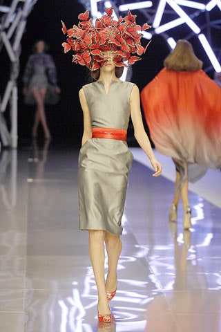 gray silk fitted dress with red belt