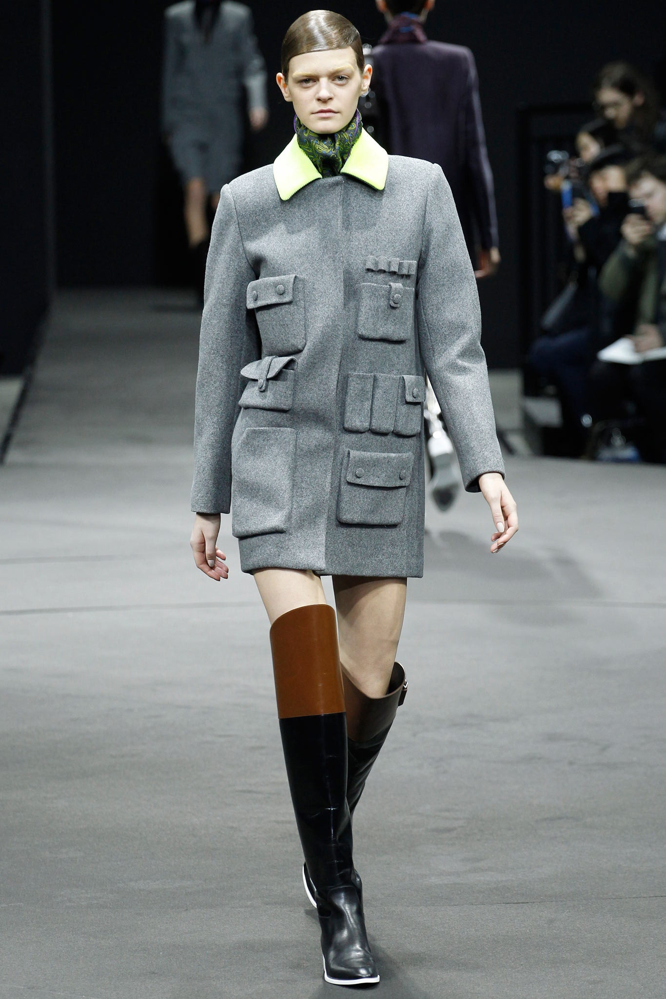 gray wool long-sleeve collared fitted buttoned pockets coat