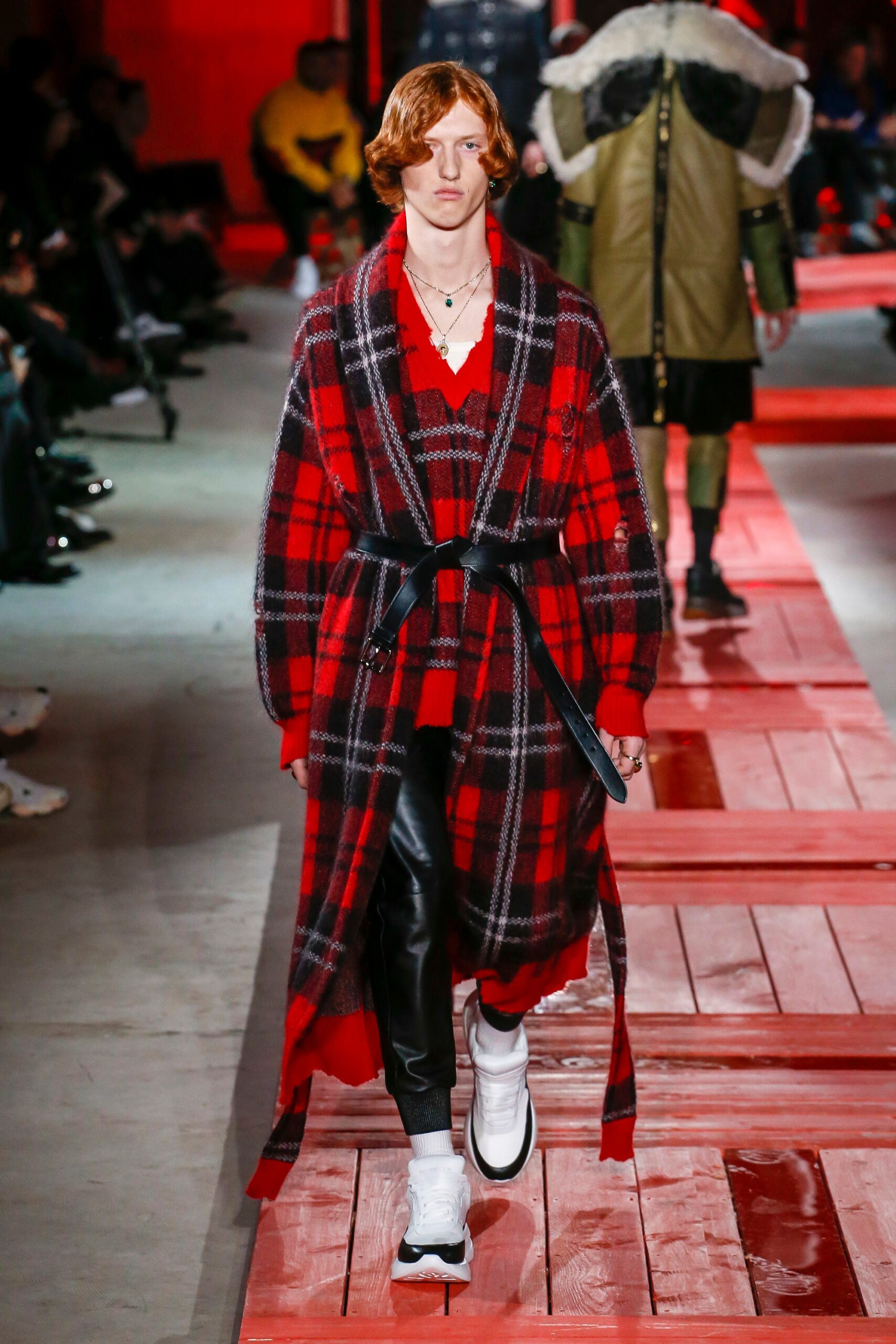 red wool long-sleeve collared relaxed checked coat