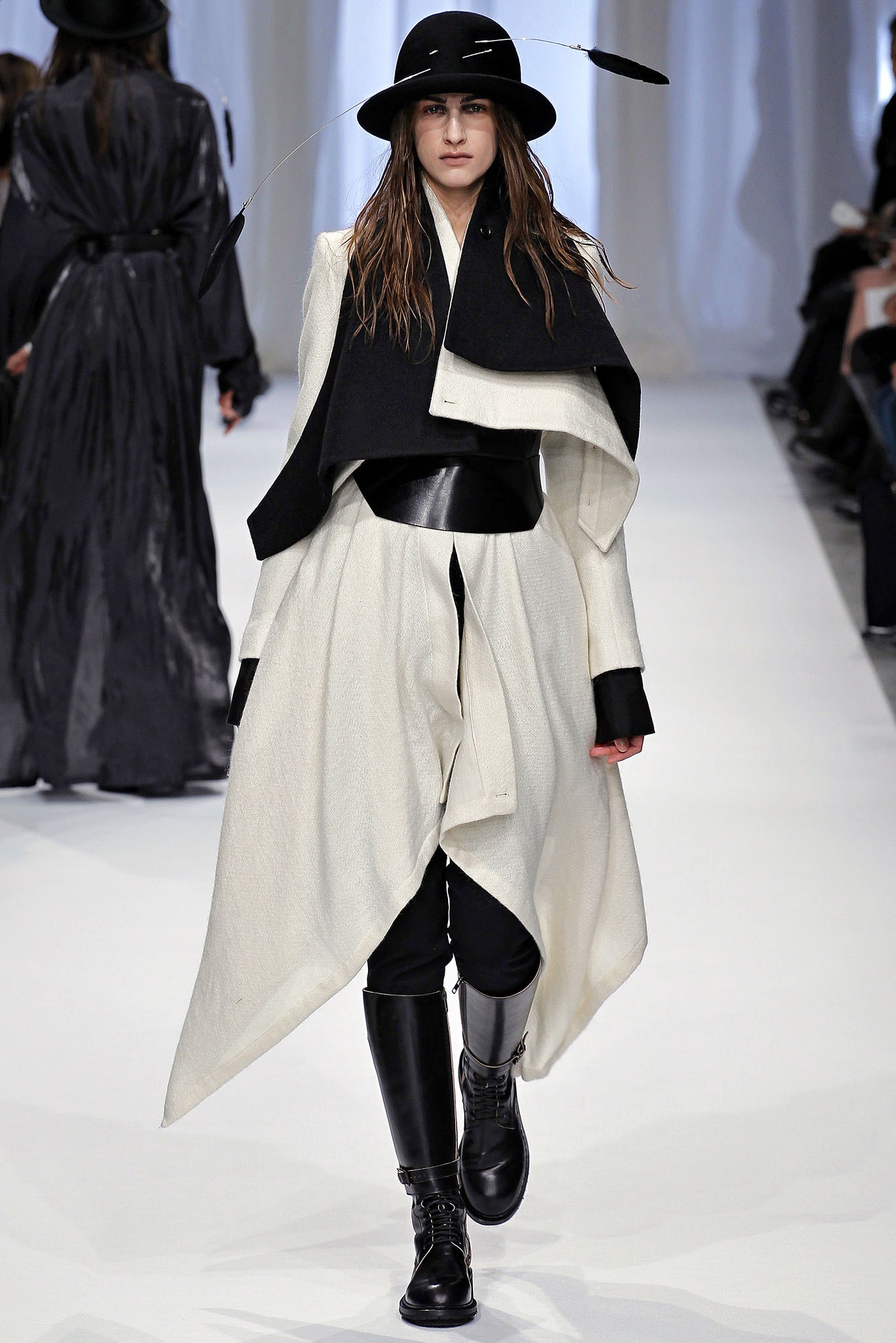 white wool long-sleeve collared relaxed draped midi coat
