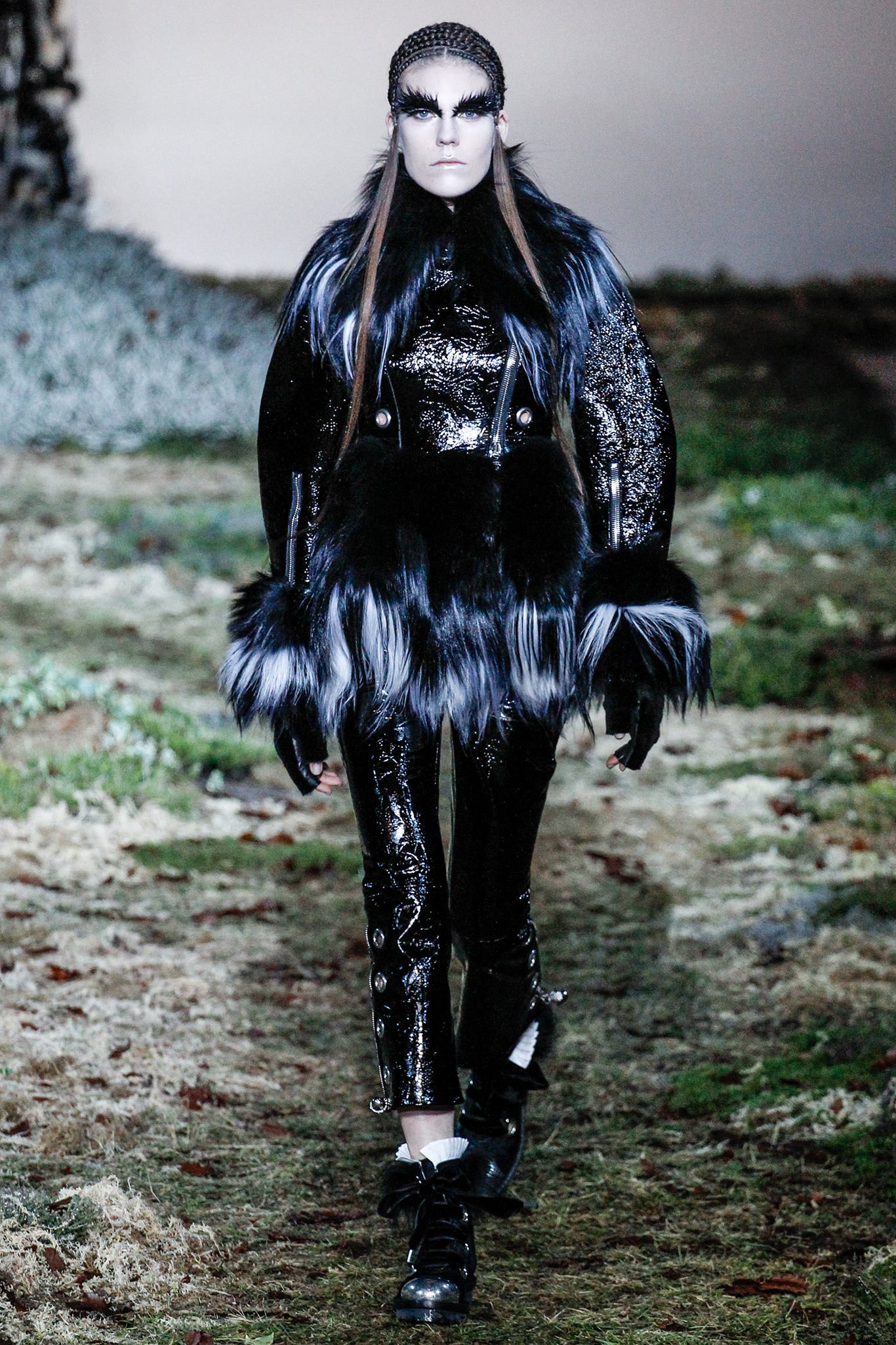 black fur long-sleeve collared fitted zippered pockets jacket