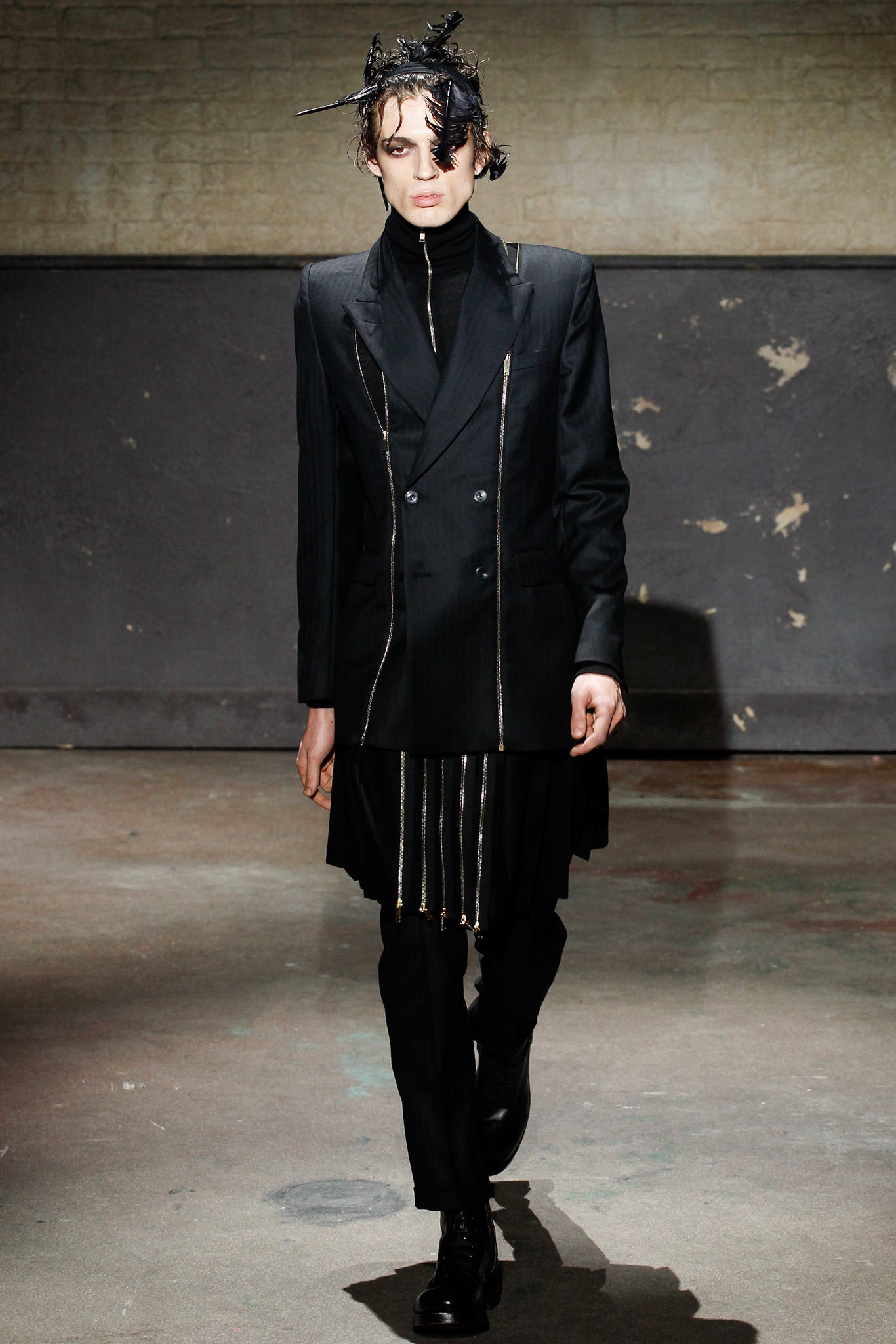 black wool long-sleeve collared tailored striped zippered blazer