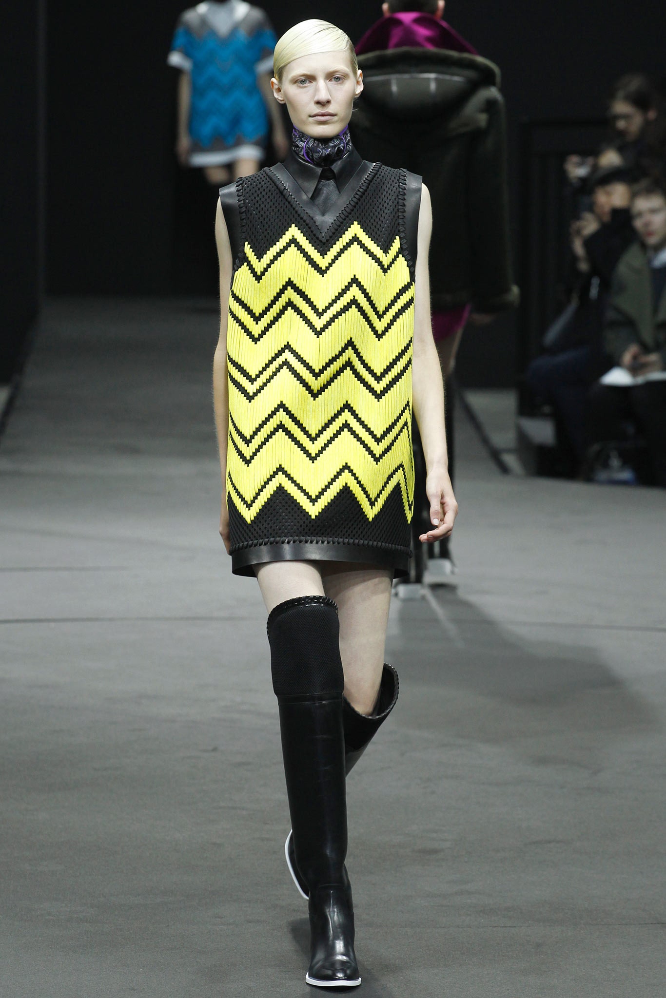 yellow black zigzag sleeveless dress