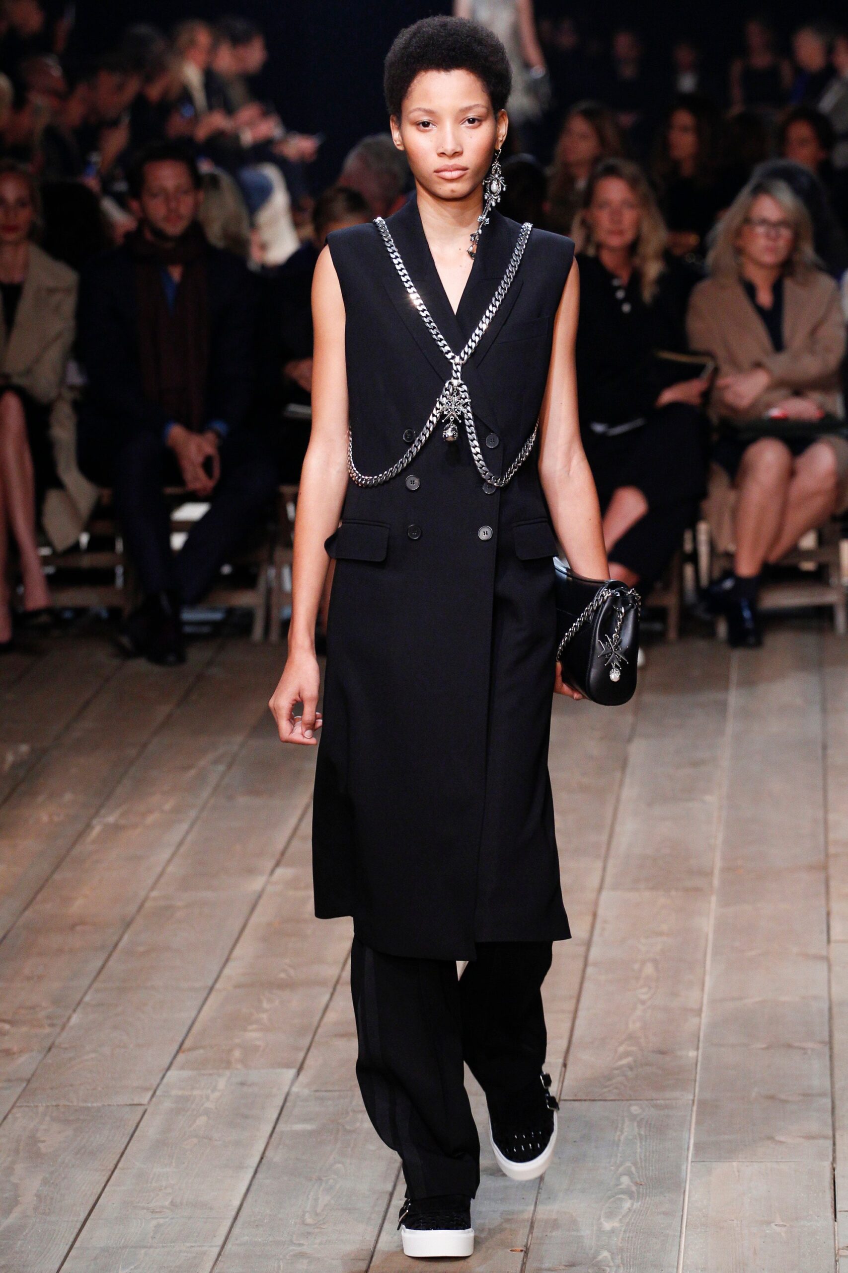 black fitted sleeveless dress