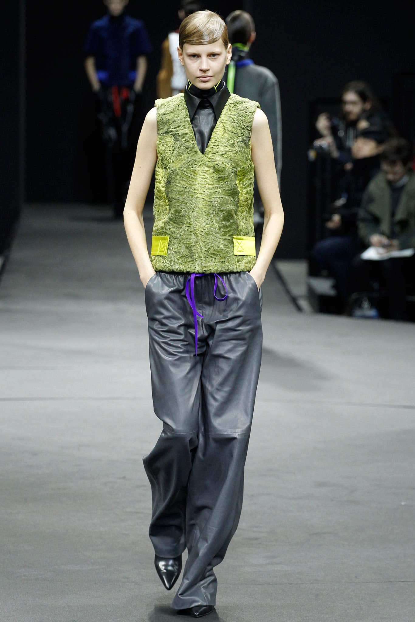 green faux-fur sleeveless collared fitted layered vest