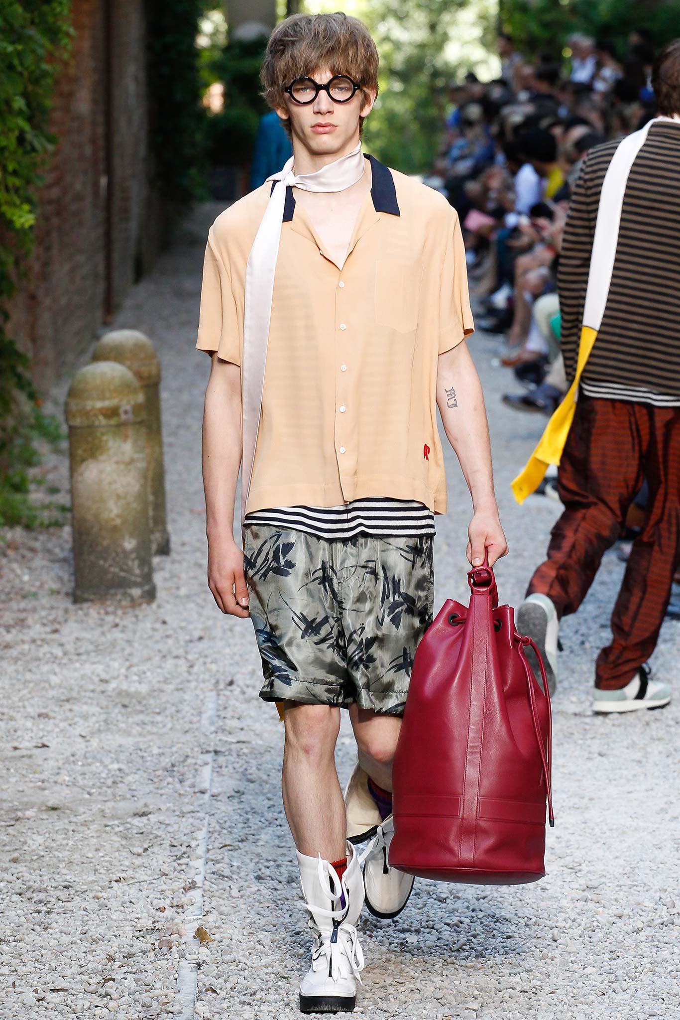 beige cotton shirt with printed shorts