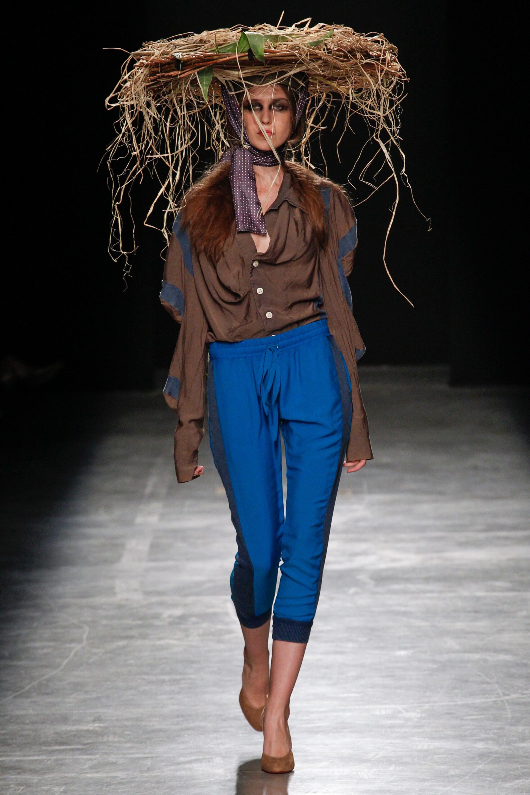 brown blouse with blue pants