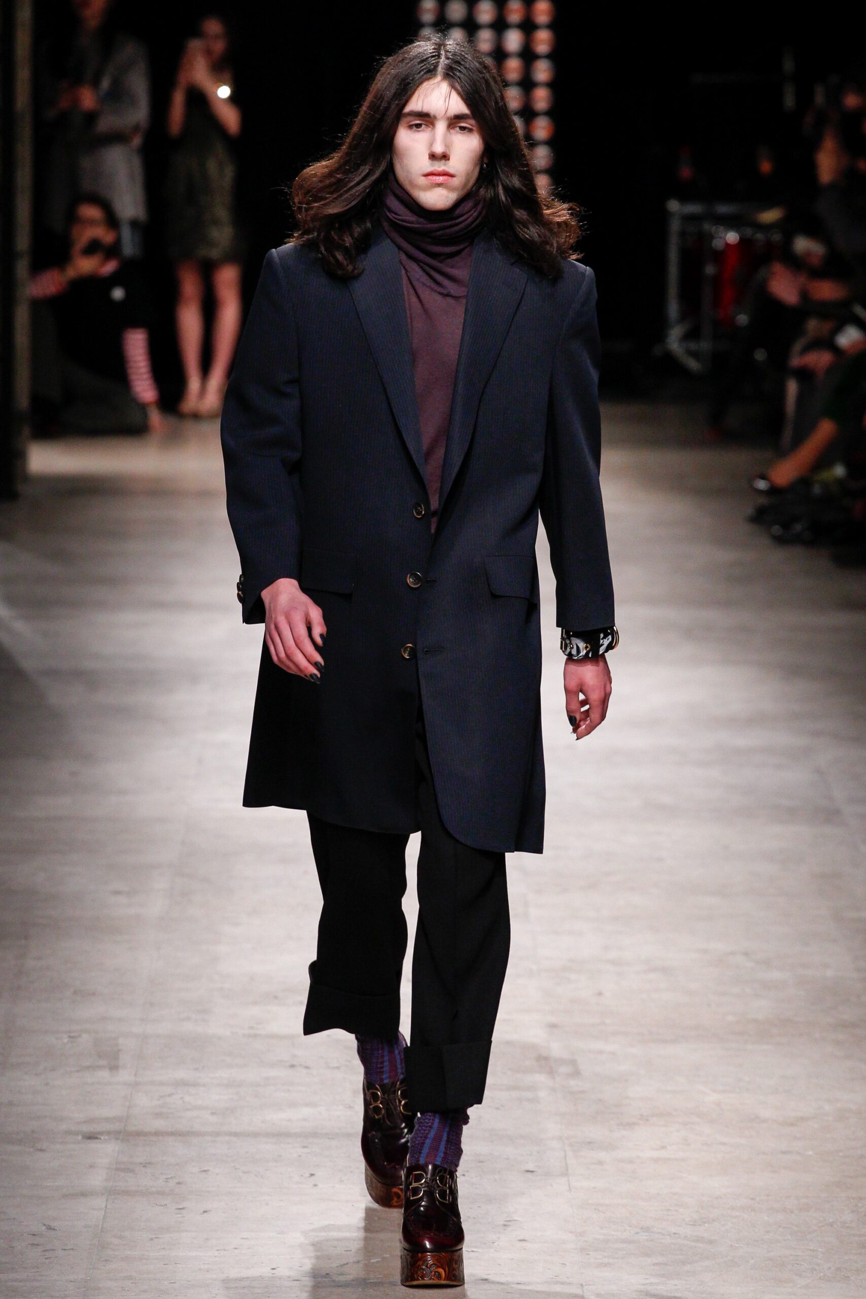 black wool long-sleeve collared tailored buttoned blazer