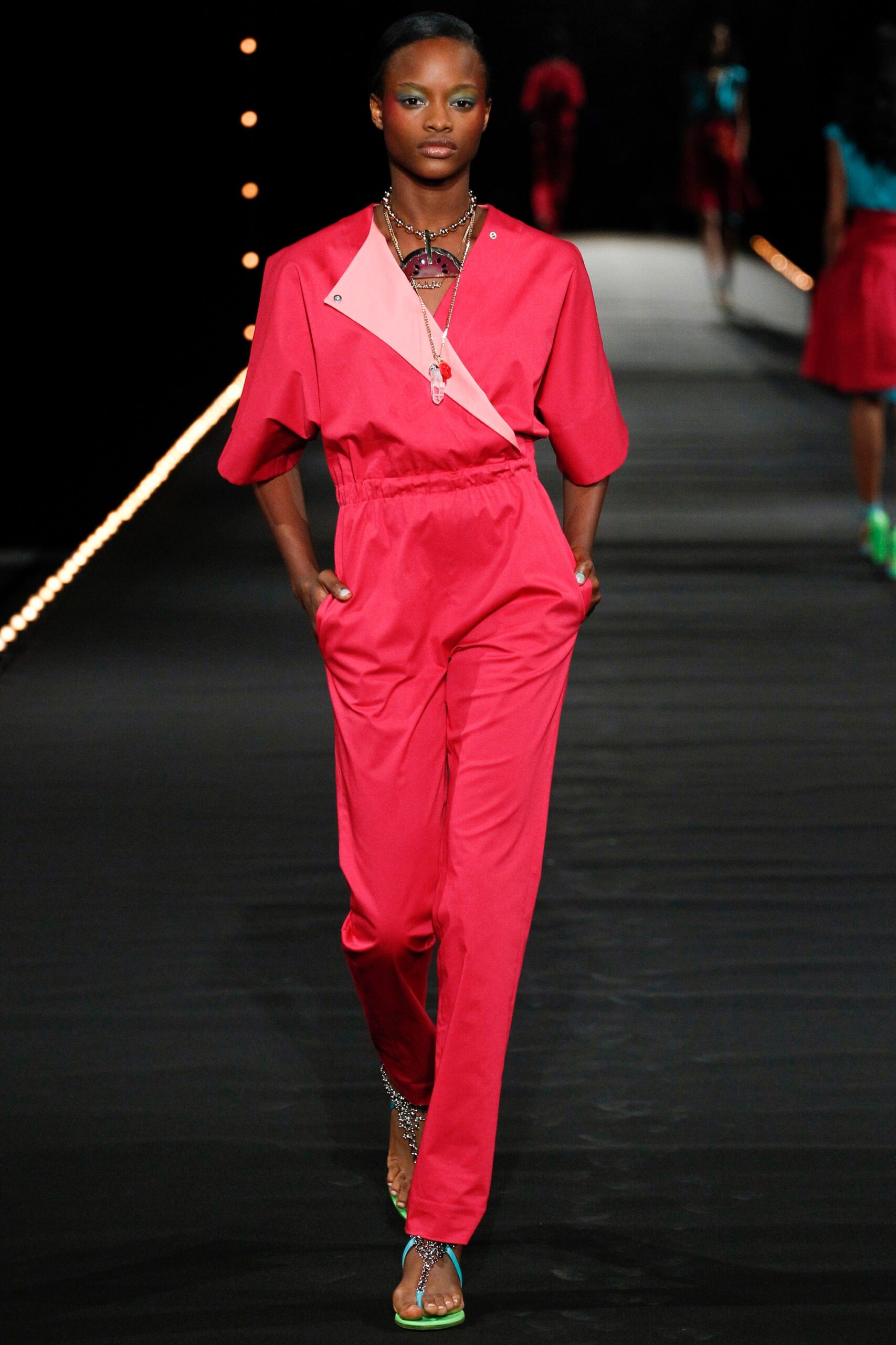 red short-sleeve v-neck fitted zippered color-blocked jumpsuit
