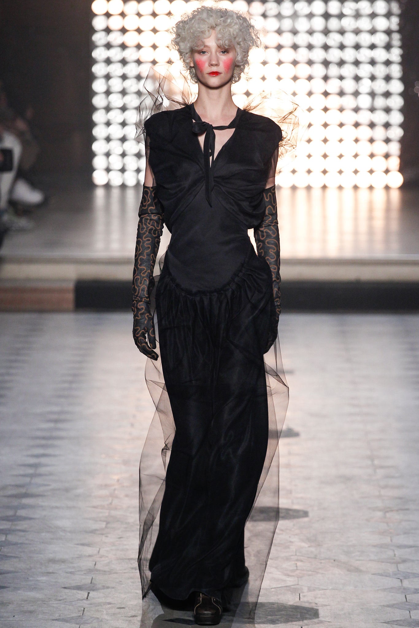 black silk long-sleeve fitted embroidered gloves