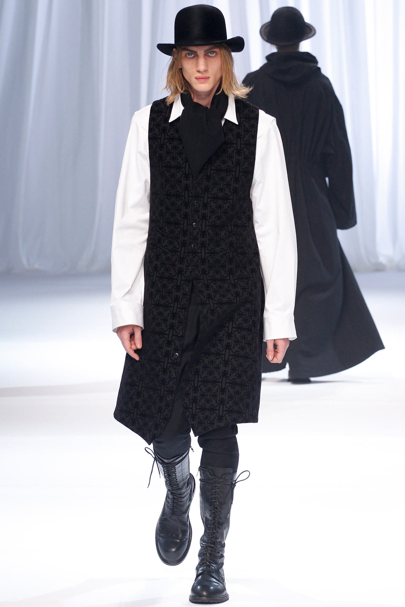 black coat white shirt slim pants