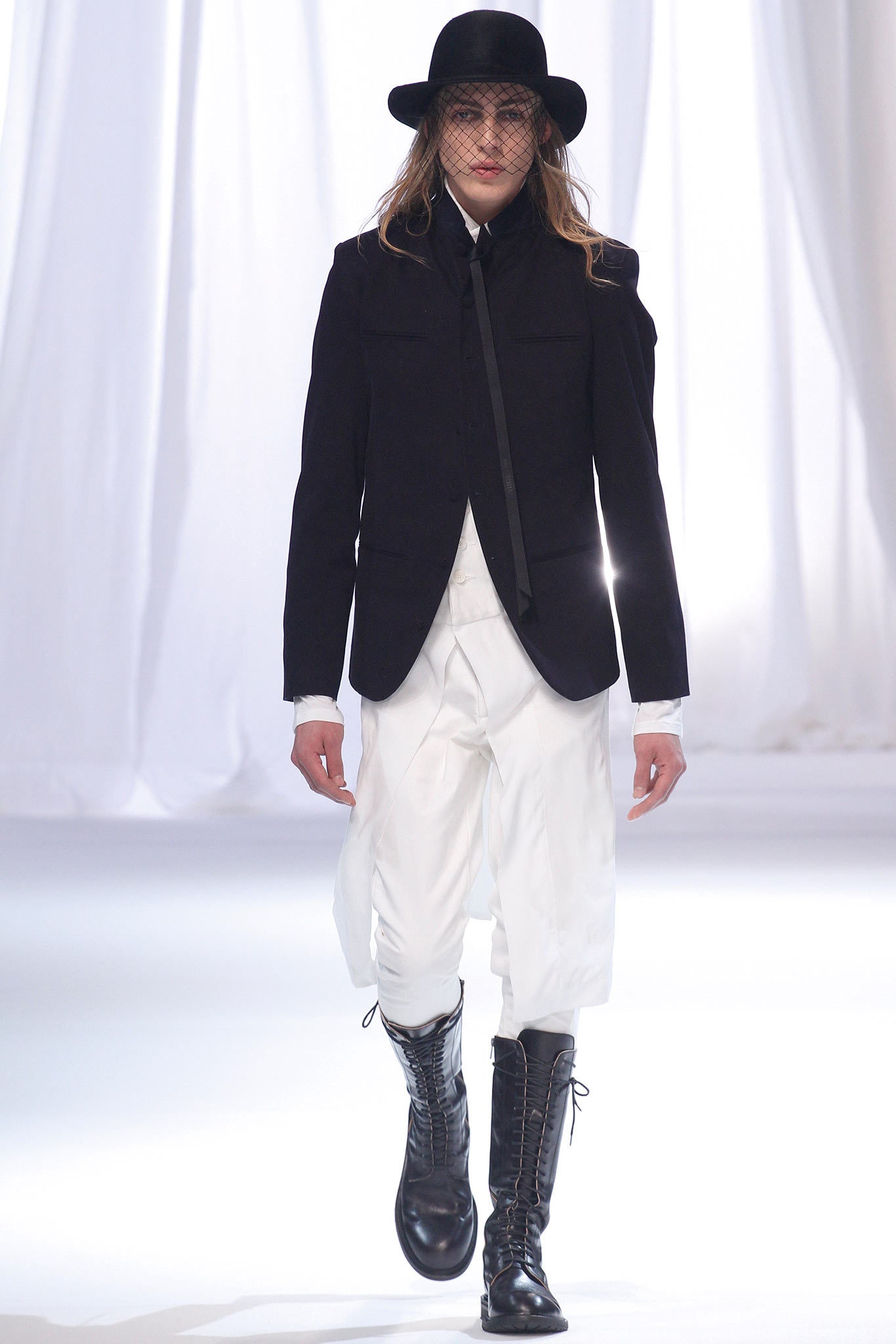 black blazer white pants outfit
