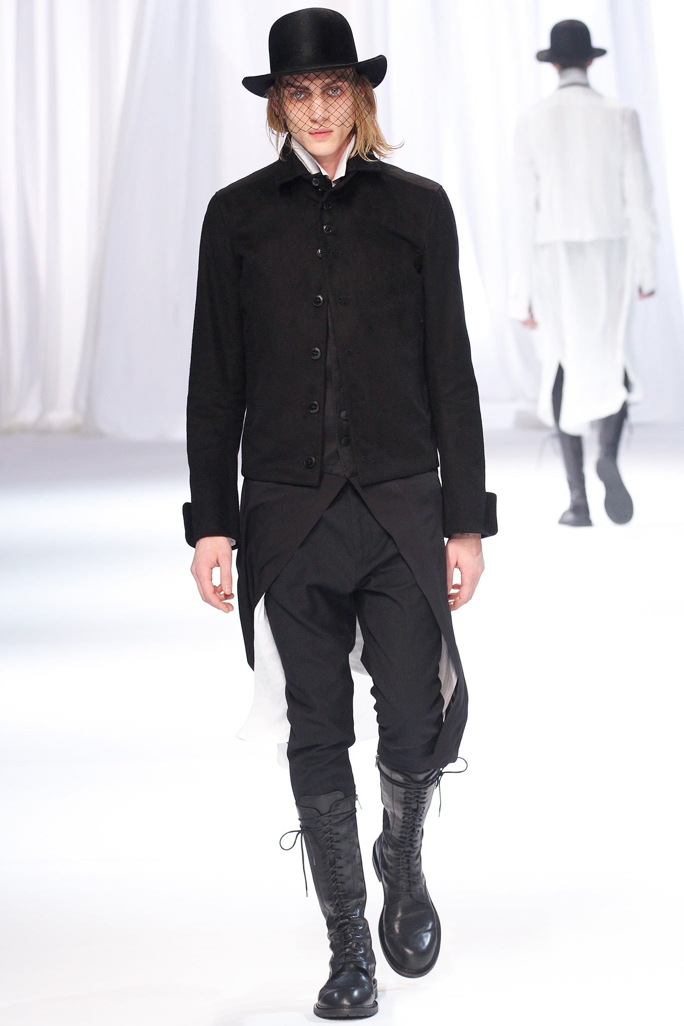black fitted jacket and pants