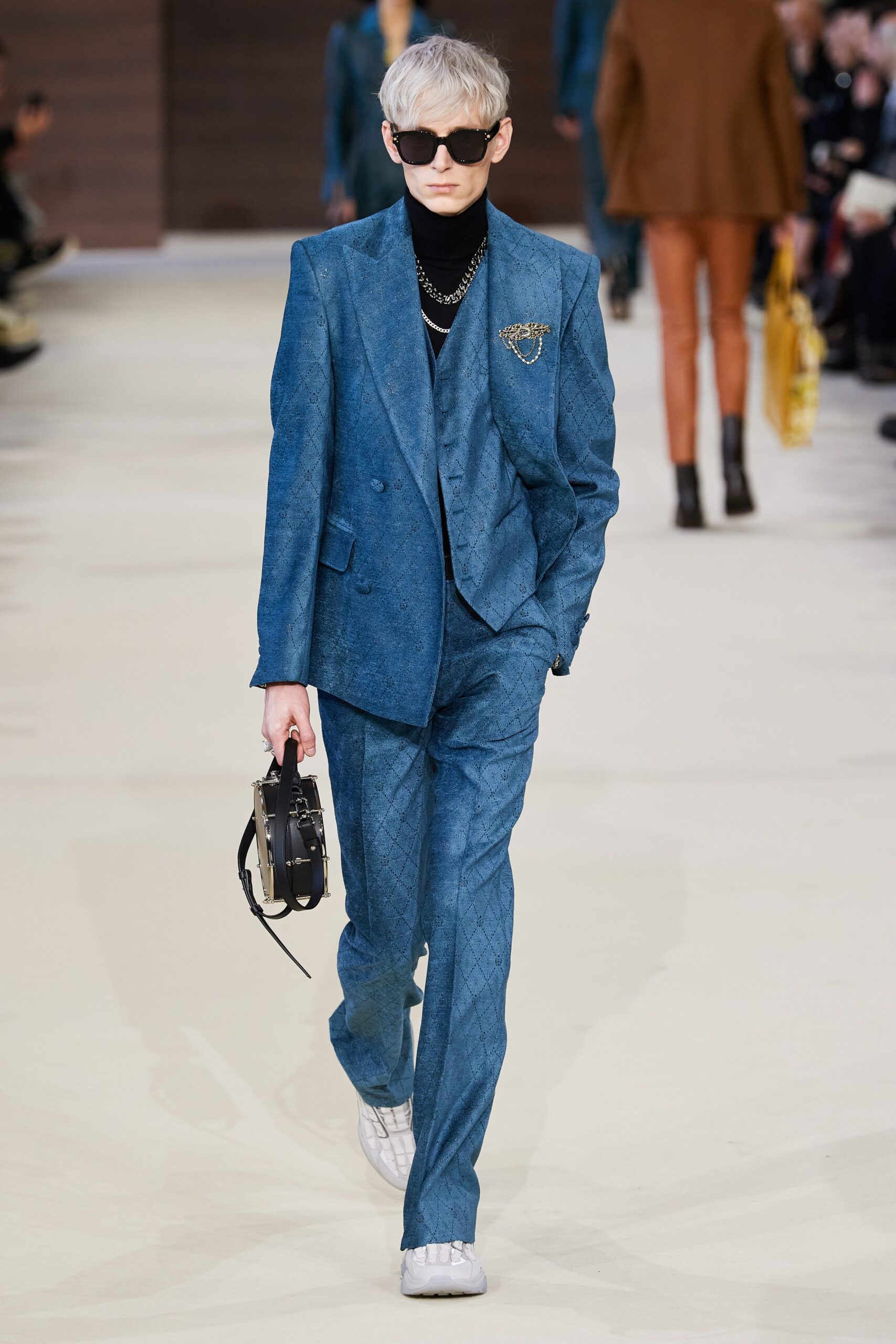 blue cotton long-sleeve collared tailored quilted suit