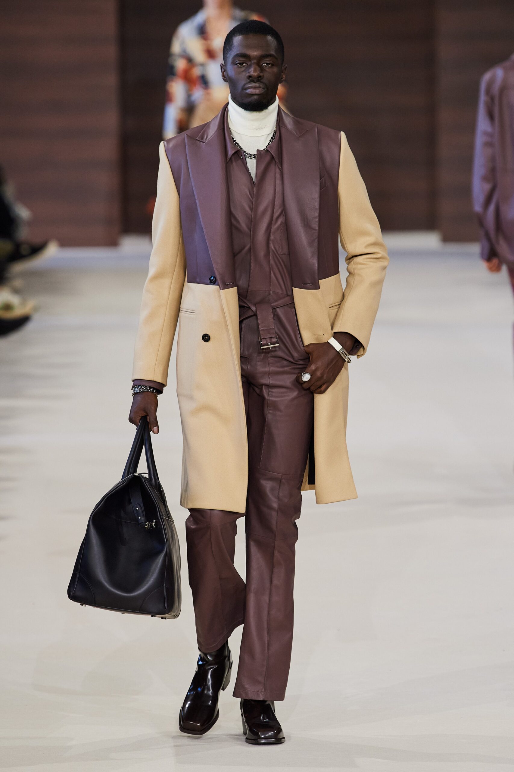 beige wool long-sleeve collared tailored buttoned coat