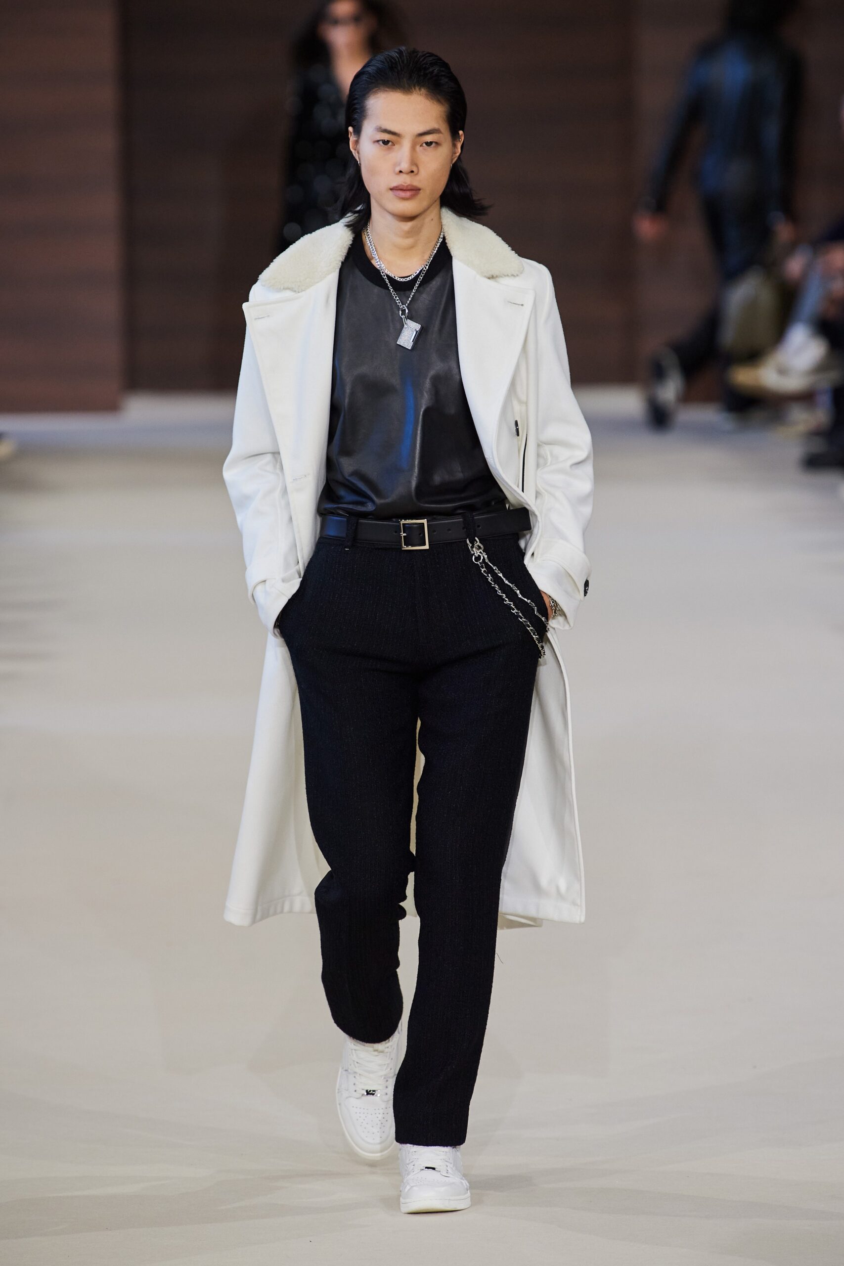 white wool long-sleeve collared relaxed belted coat