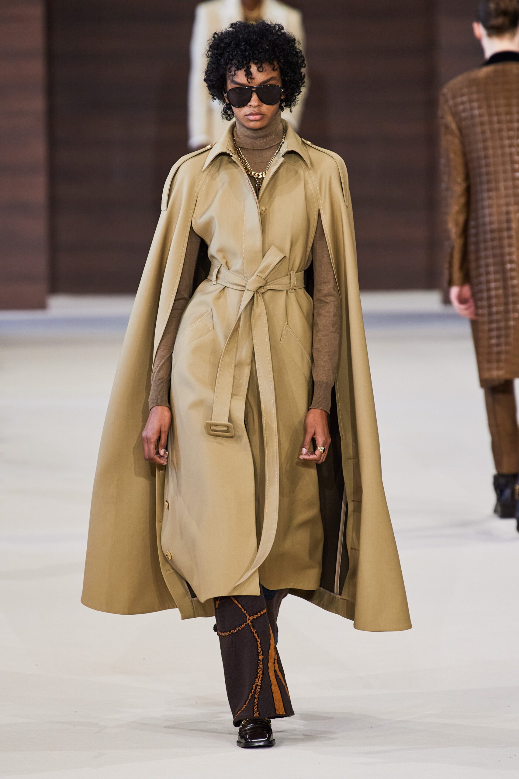 beige cotton long-sleeve collared relaxed belted cape