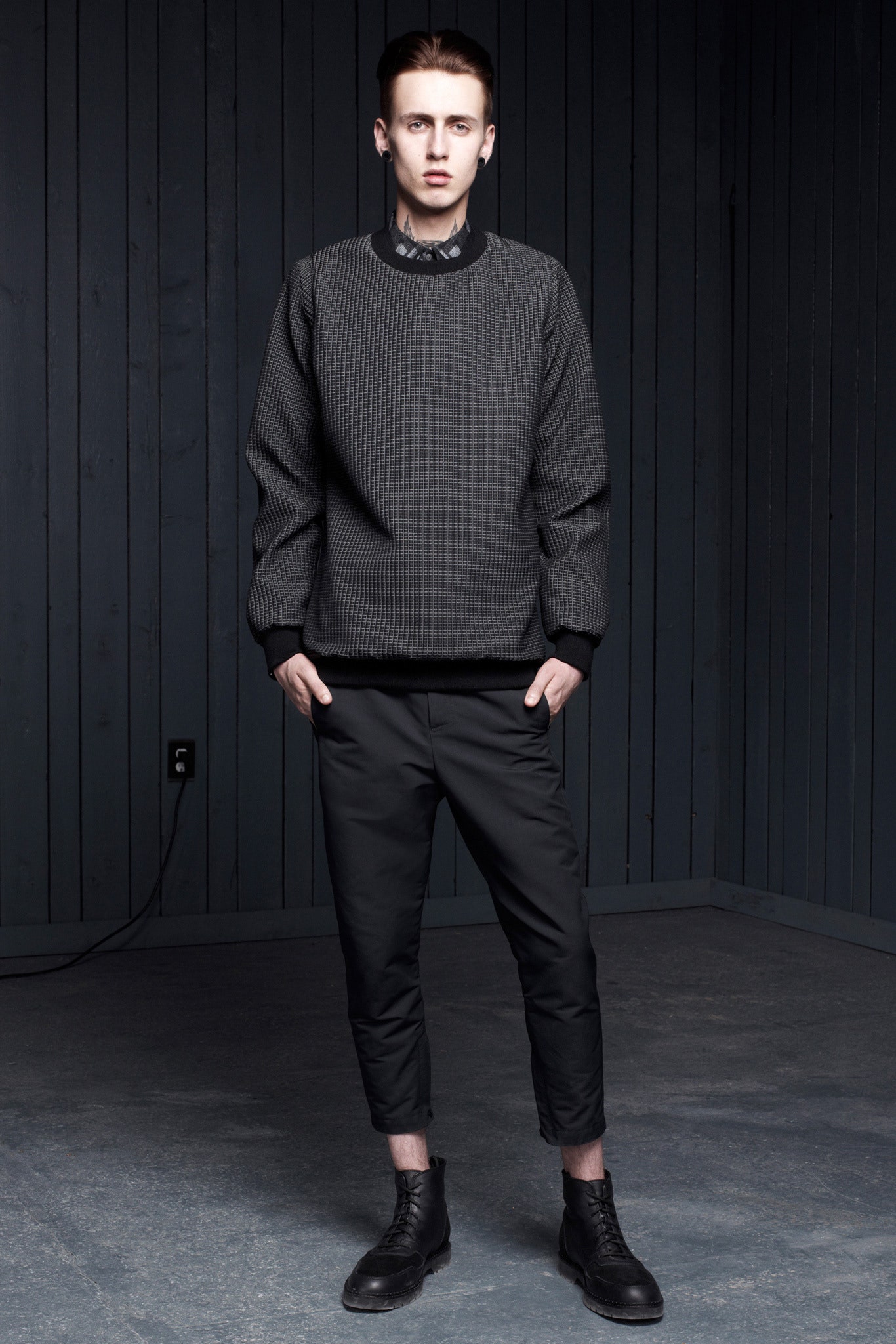 black cotton tailored straight-leg cropped pants