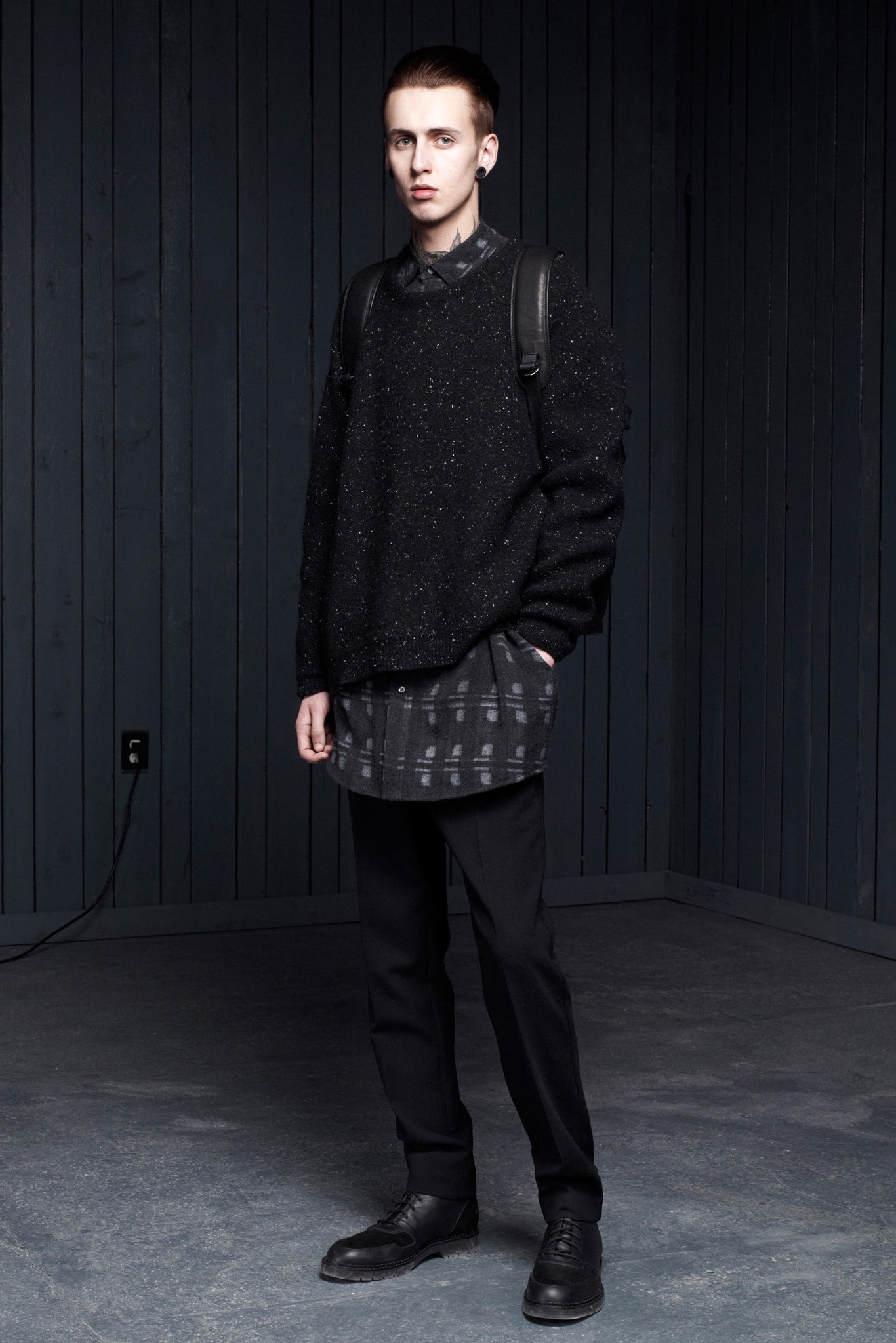 gray cotton collared long-sleeve fitted printed shirt