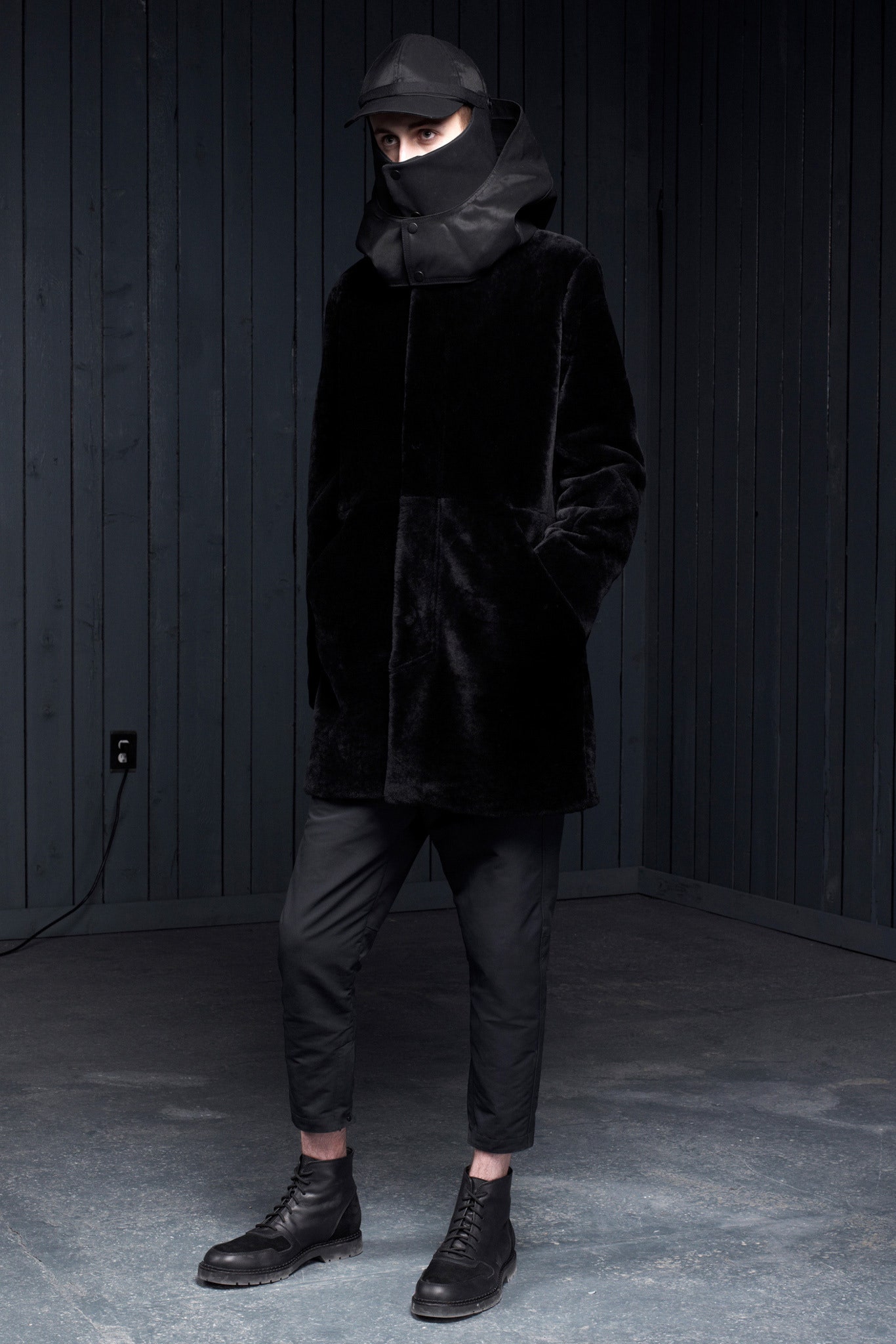 black cotton tailored cropped pants