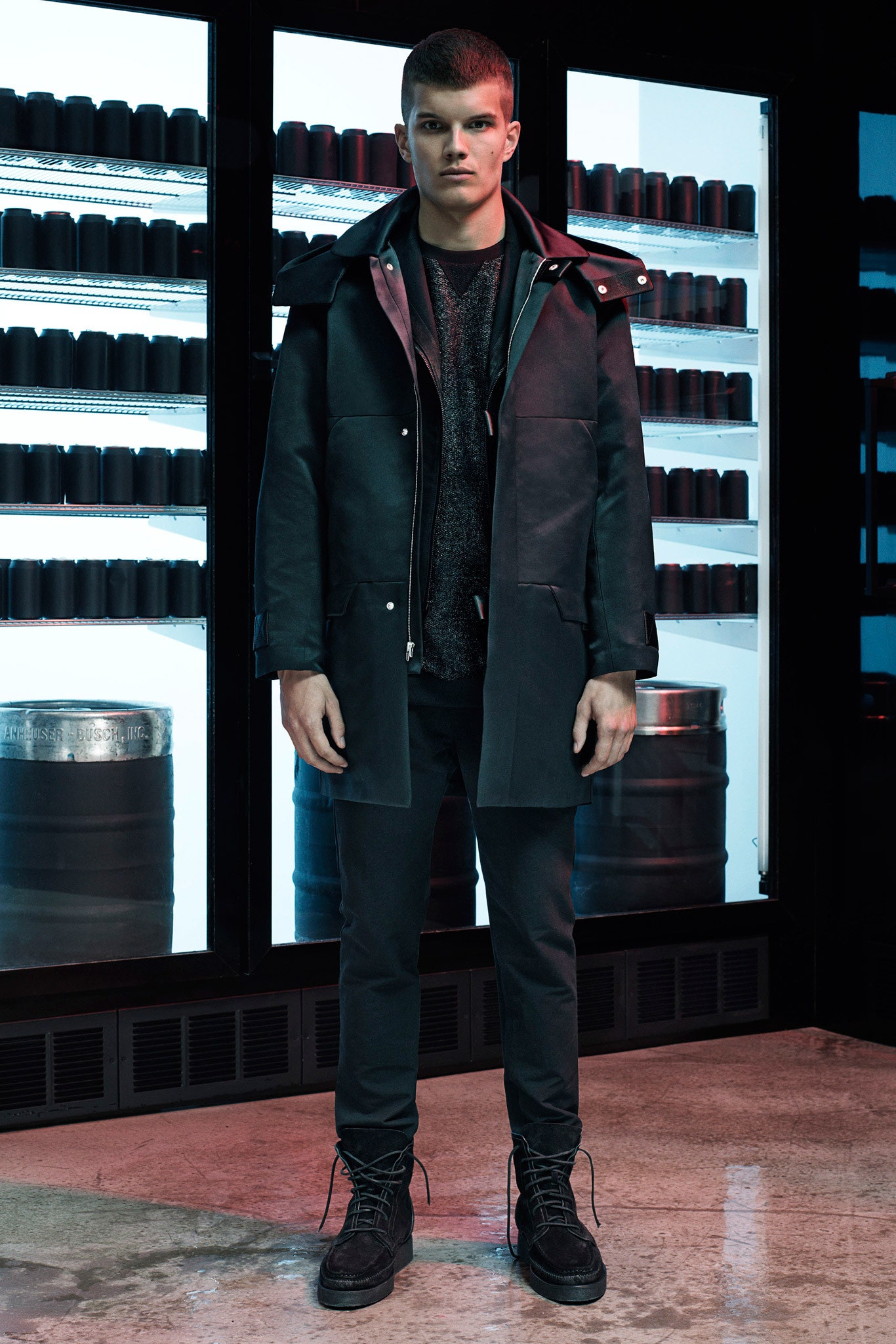 black leather long-sleeve collared fitted zippered coat