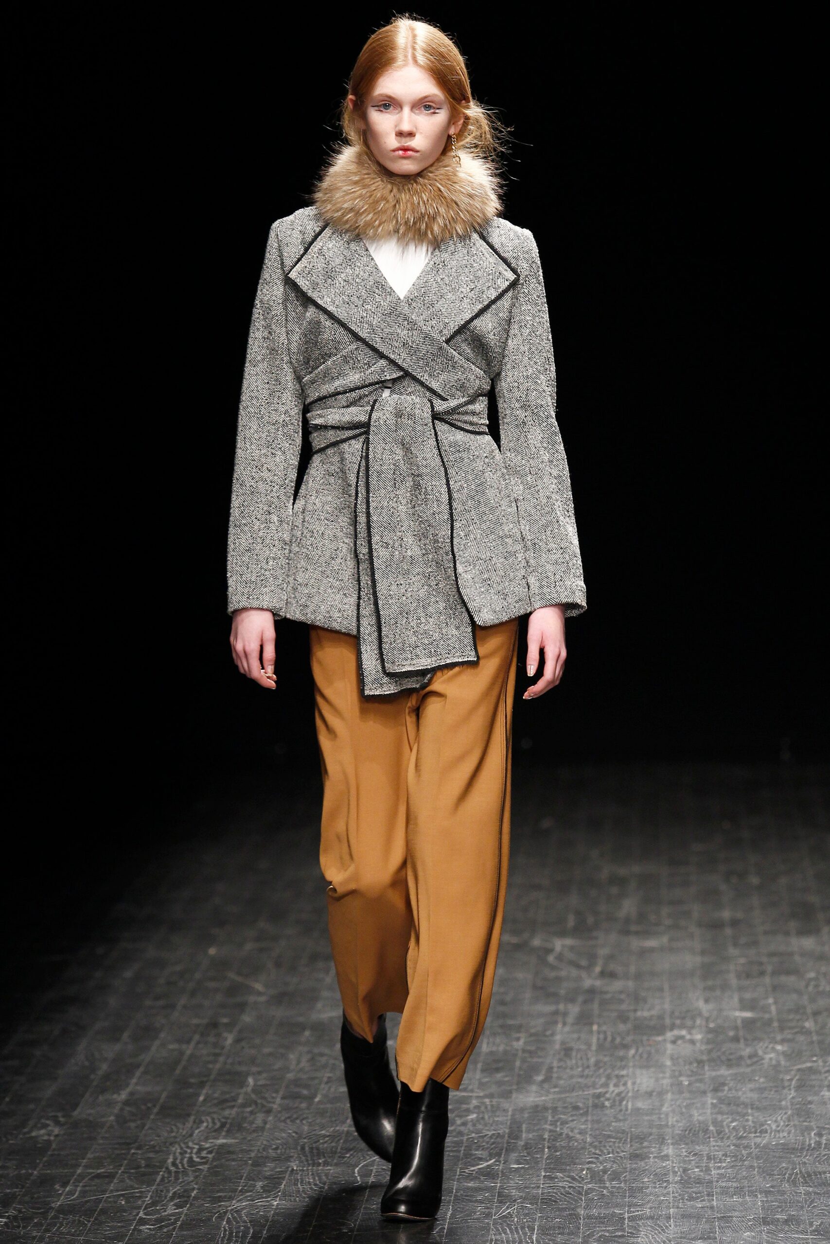 gray wool long-sleeve collared tailored belted jacket