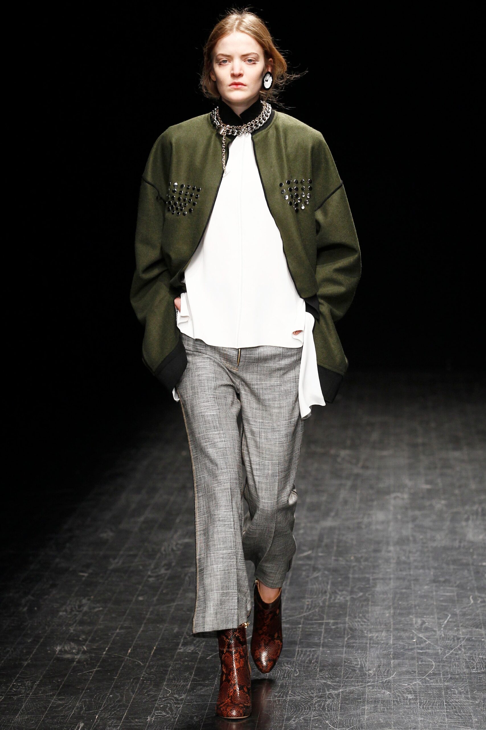 green wool long-sleeve collared relaxed buttoned jacket