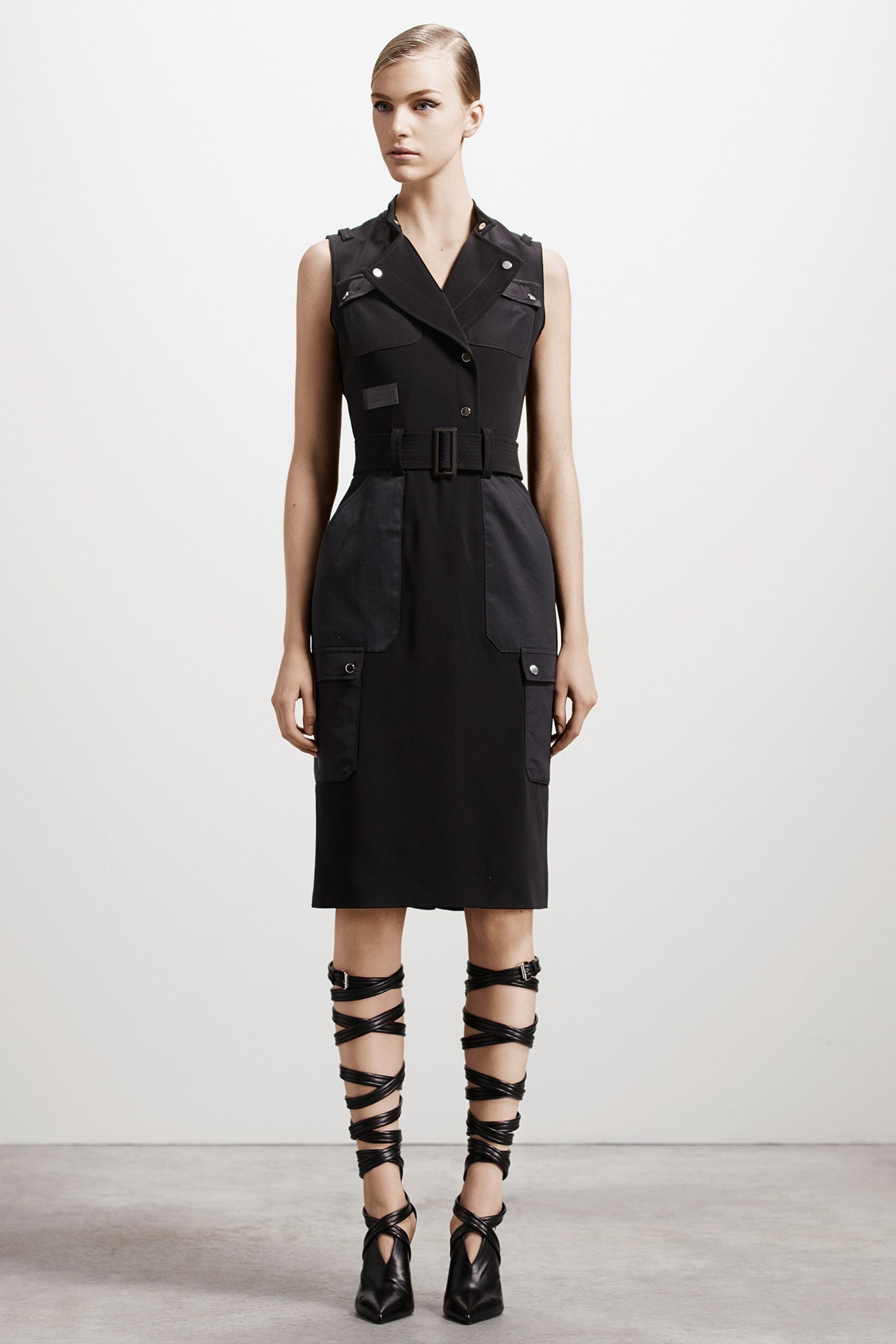 black fitted sleeveless dress