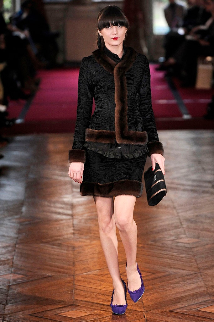 black silk long-sleeve collared fitted embroidered jacket