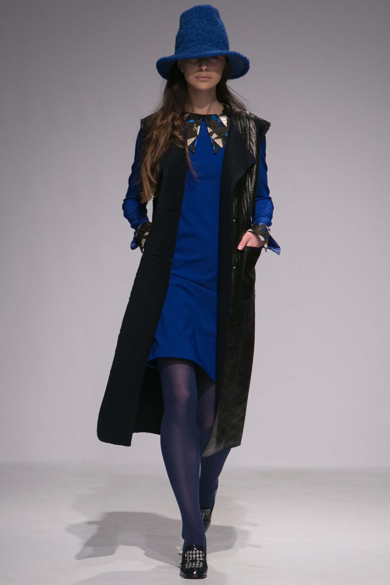 blue cotton long-sleeve collared fitted straight-leg mini dress
